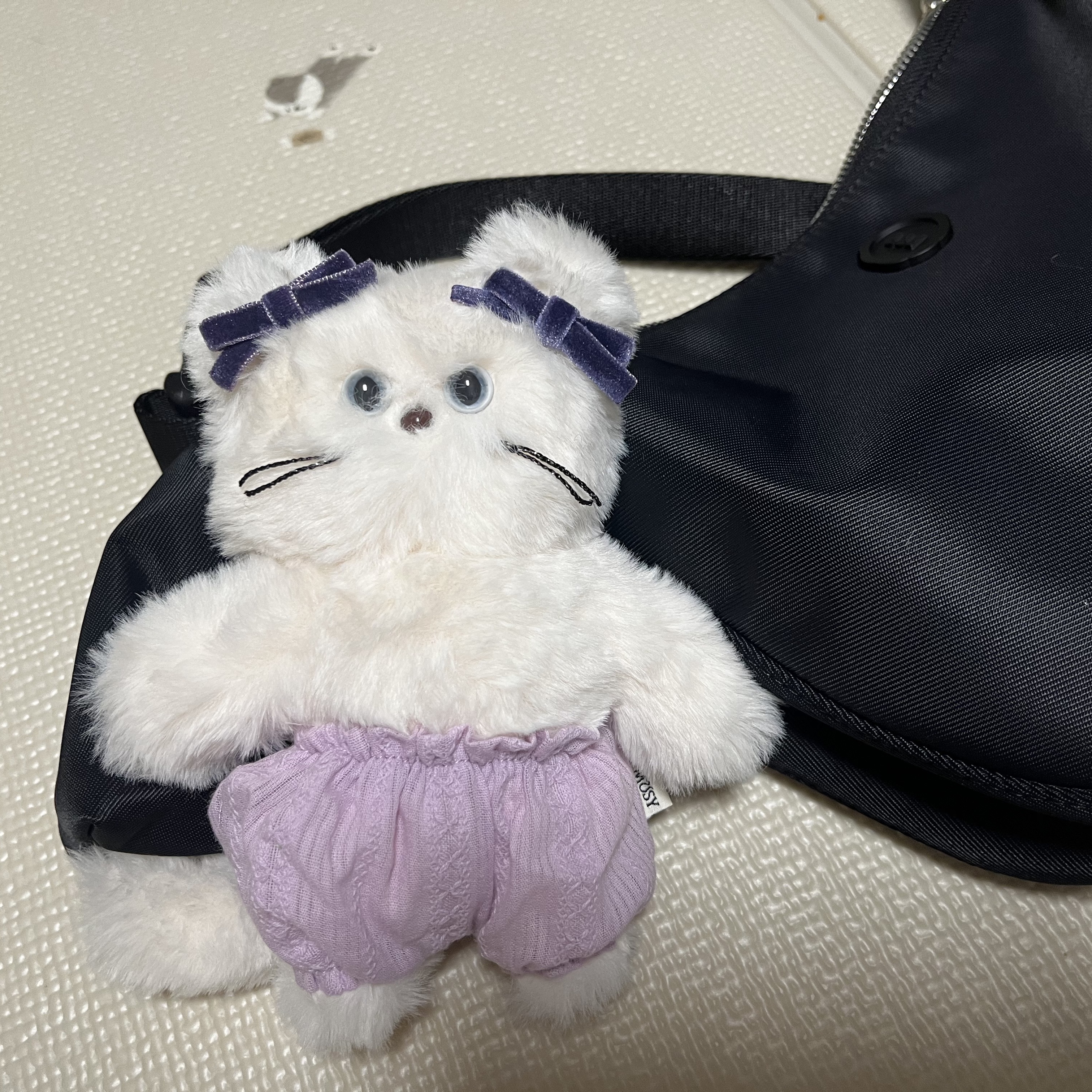 Cosymosy Custom Cat Keyring Cream - KREAM Exclusive 착용 스타일 - 2