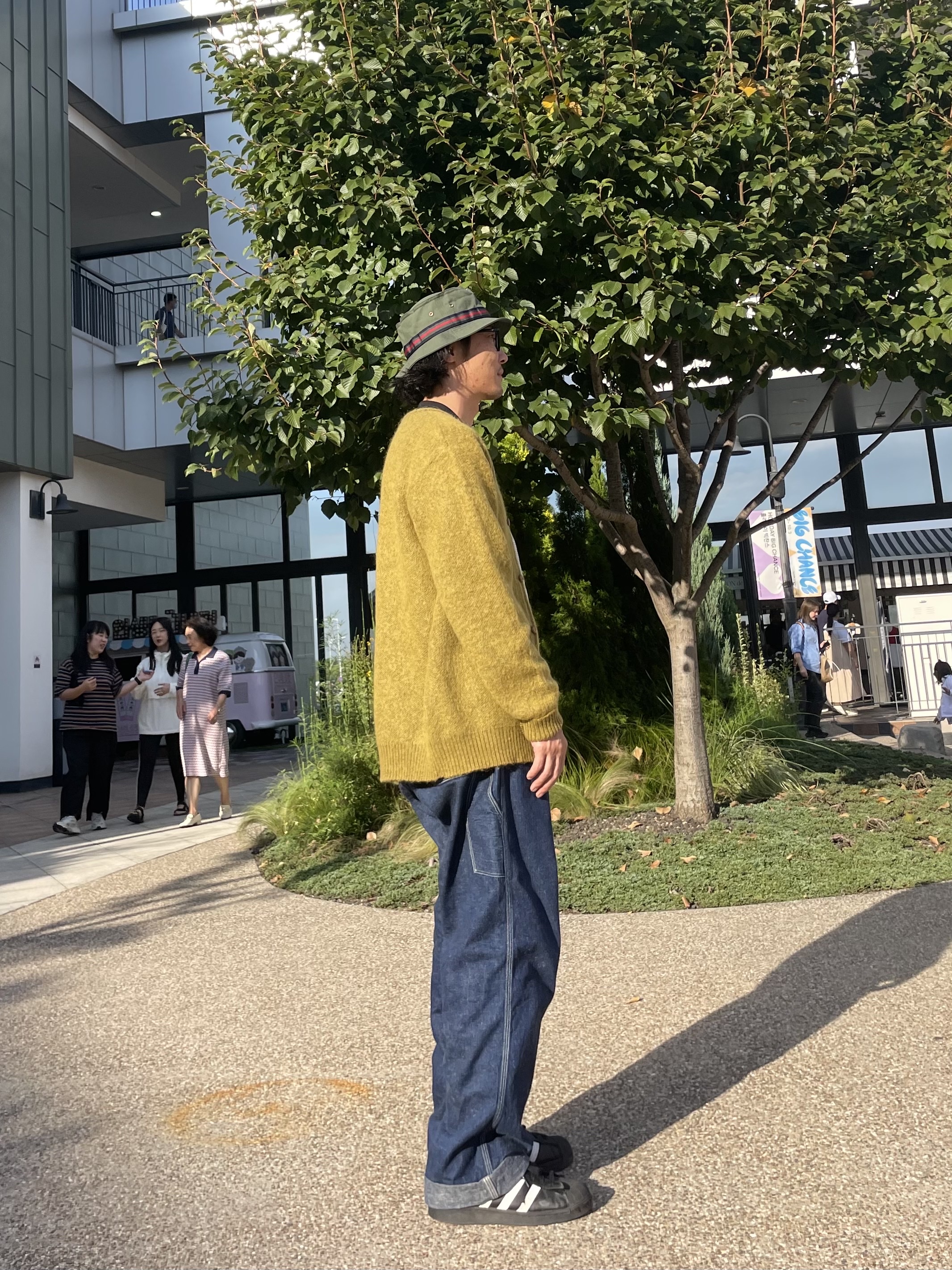 Needles Mohair Cardigan Olive, Adidas Superstar Core Black White 착용 스타일 - 4