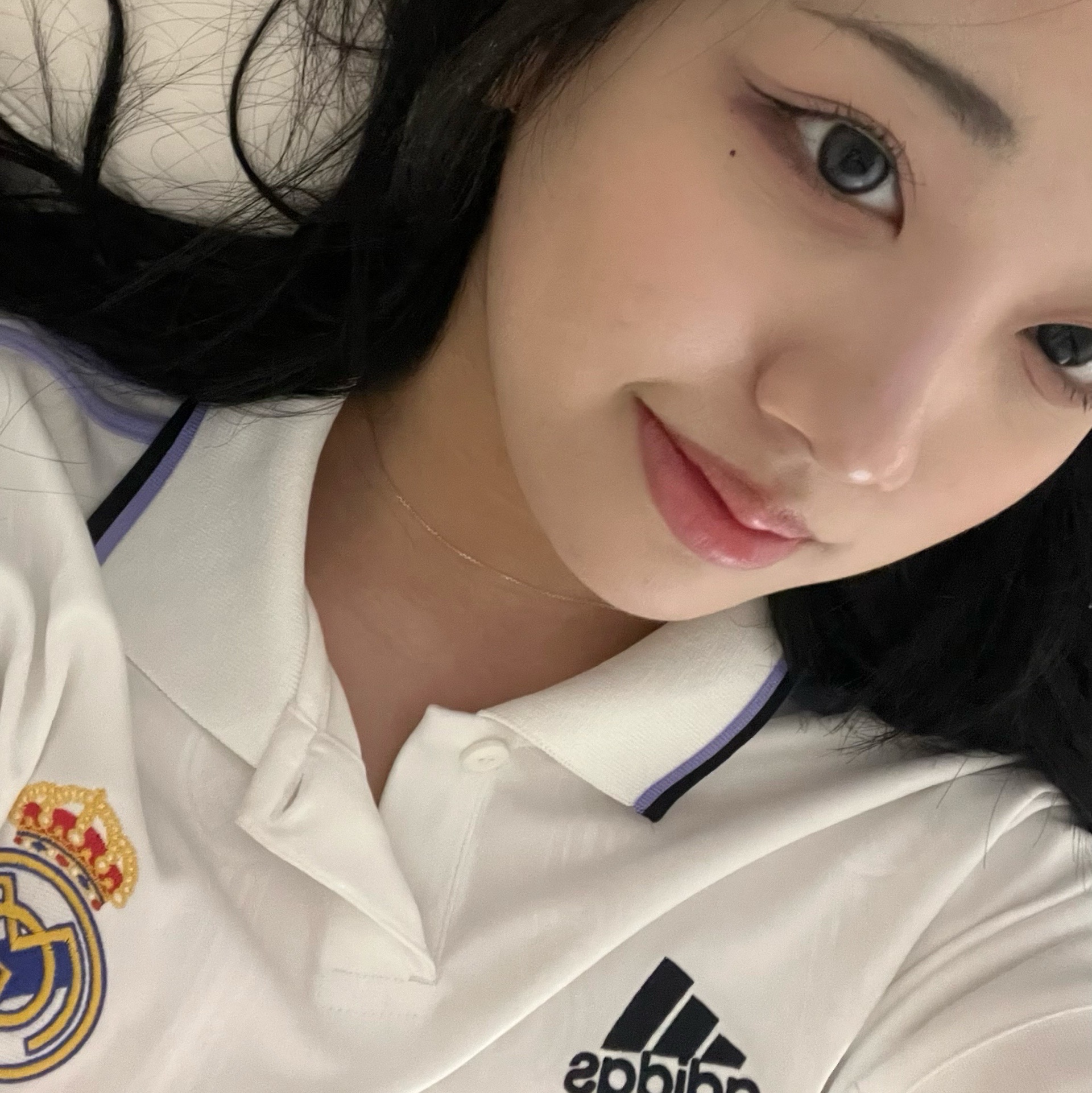Adidas Real Madrid 2022/23 Home Jersey White - US Sizing (Non Marking Ver.), Adidas Real Madrid 2022/23 Home Jersey White - KR Sizing (Non Marking Ver.) 착용 스타일