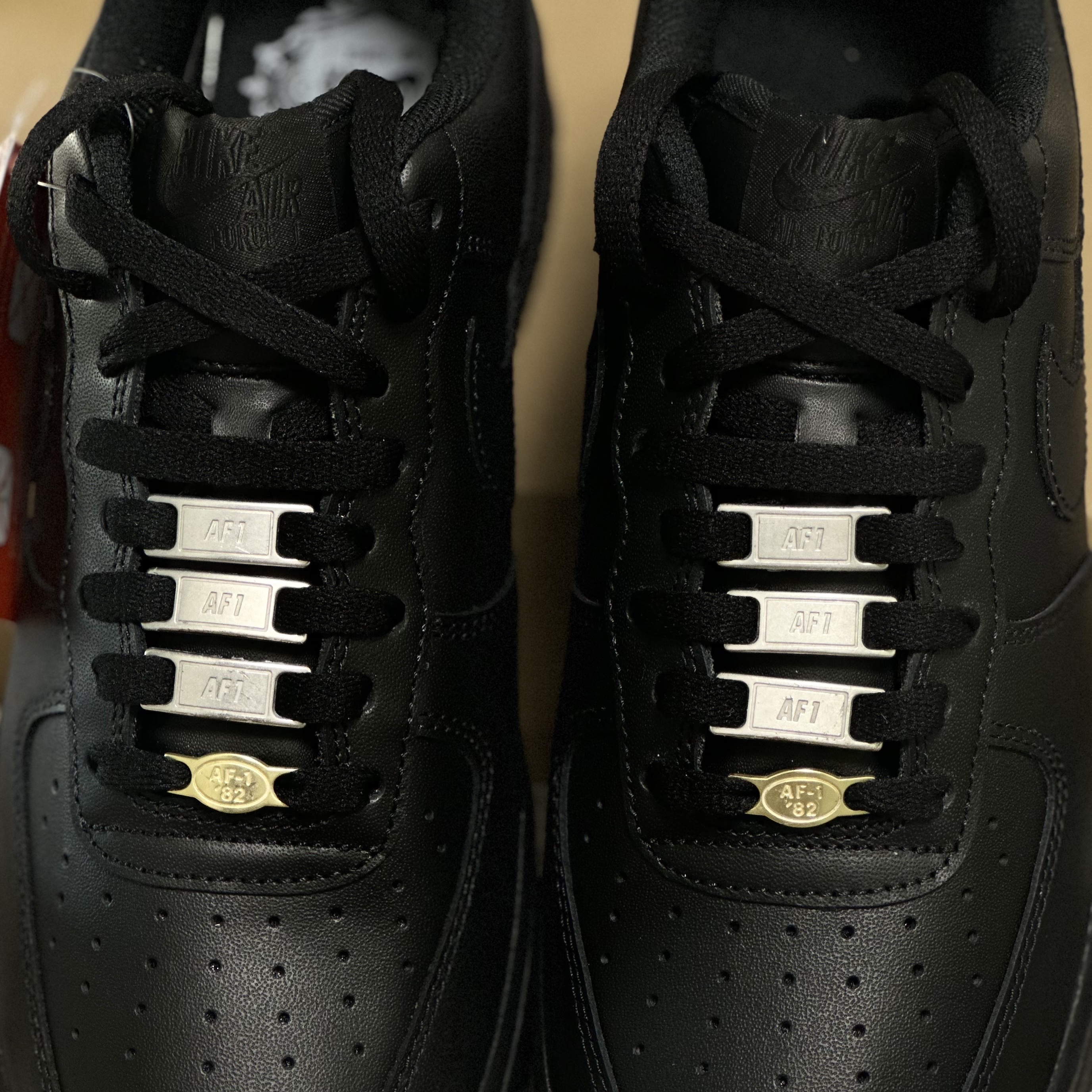 Nike Air Force 1 '07 Low Triple Black 착용 스타일