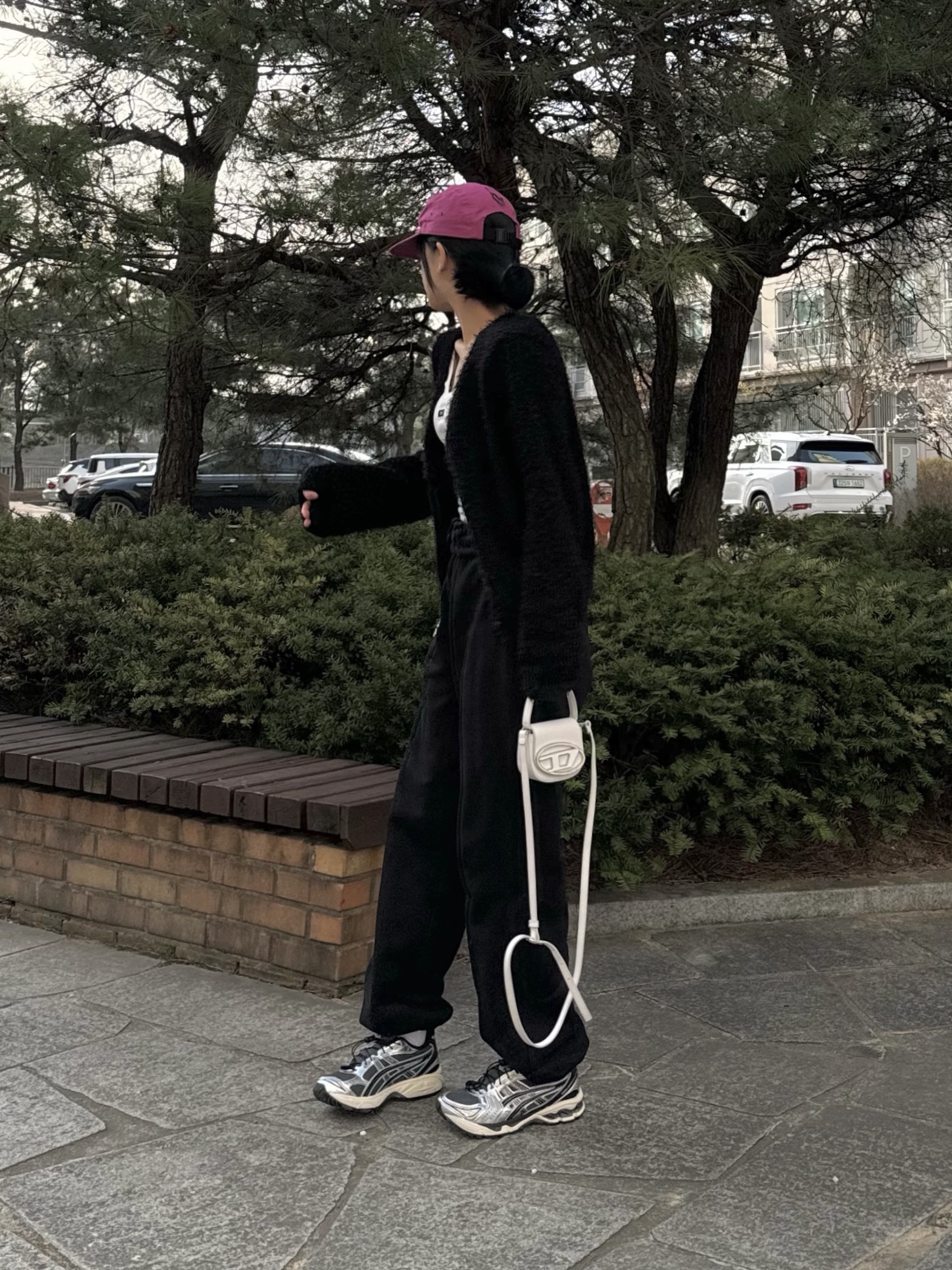 Asics Unlimited Gel-Kayano 14 Carrier Grey Black, Thug Club TC Jogger Pants Black Ver. 1 착용 스타일 - 4