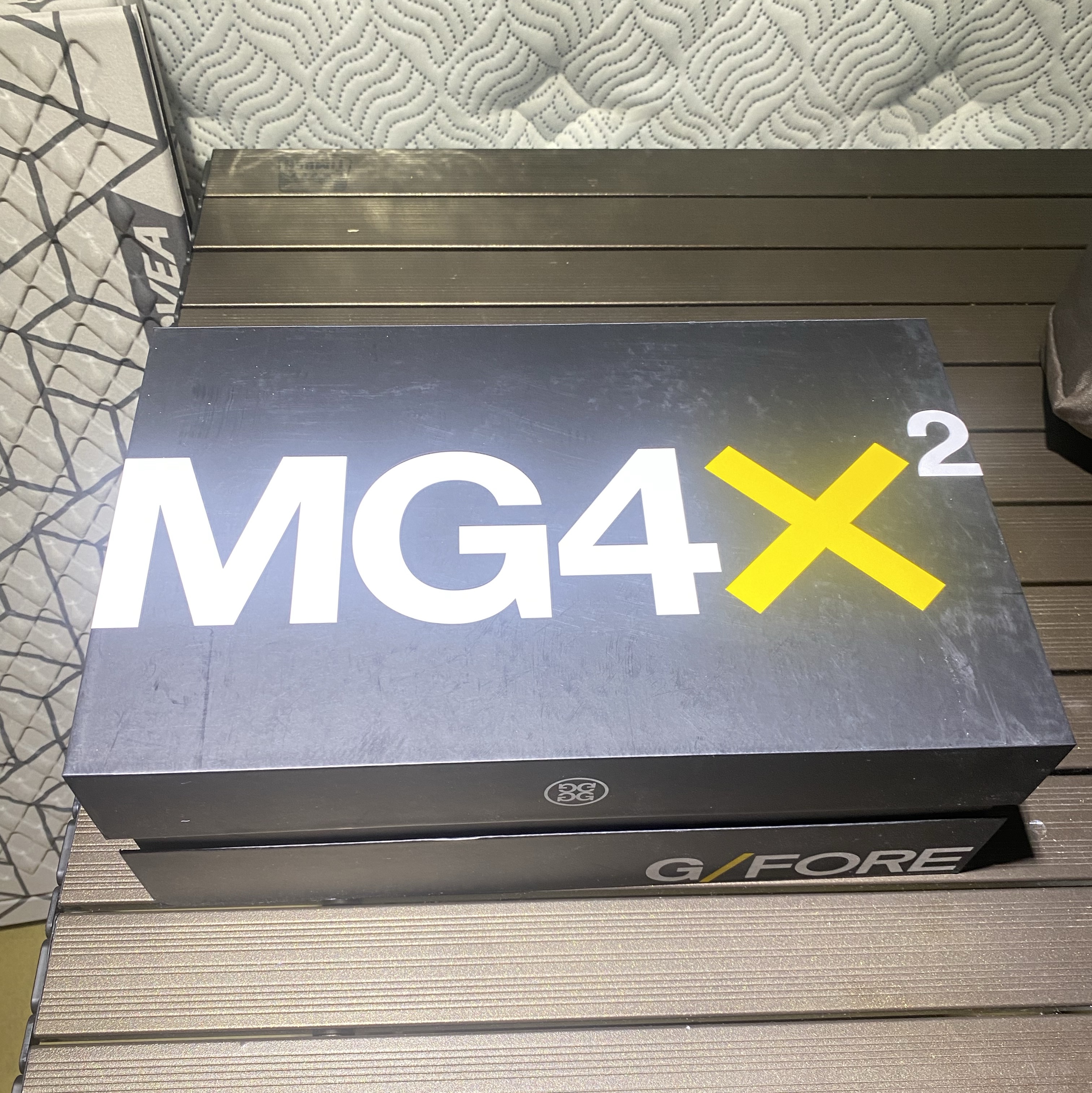 G/Fore MG4X2 Golf Cross Trainer Onyx, (W) G/Fore MG4X2 Debossed Hybrid Golf Cross Trainer Twilight 착용 스타일 - 3