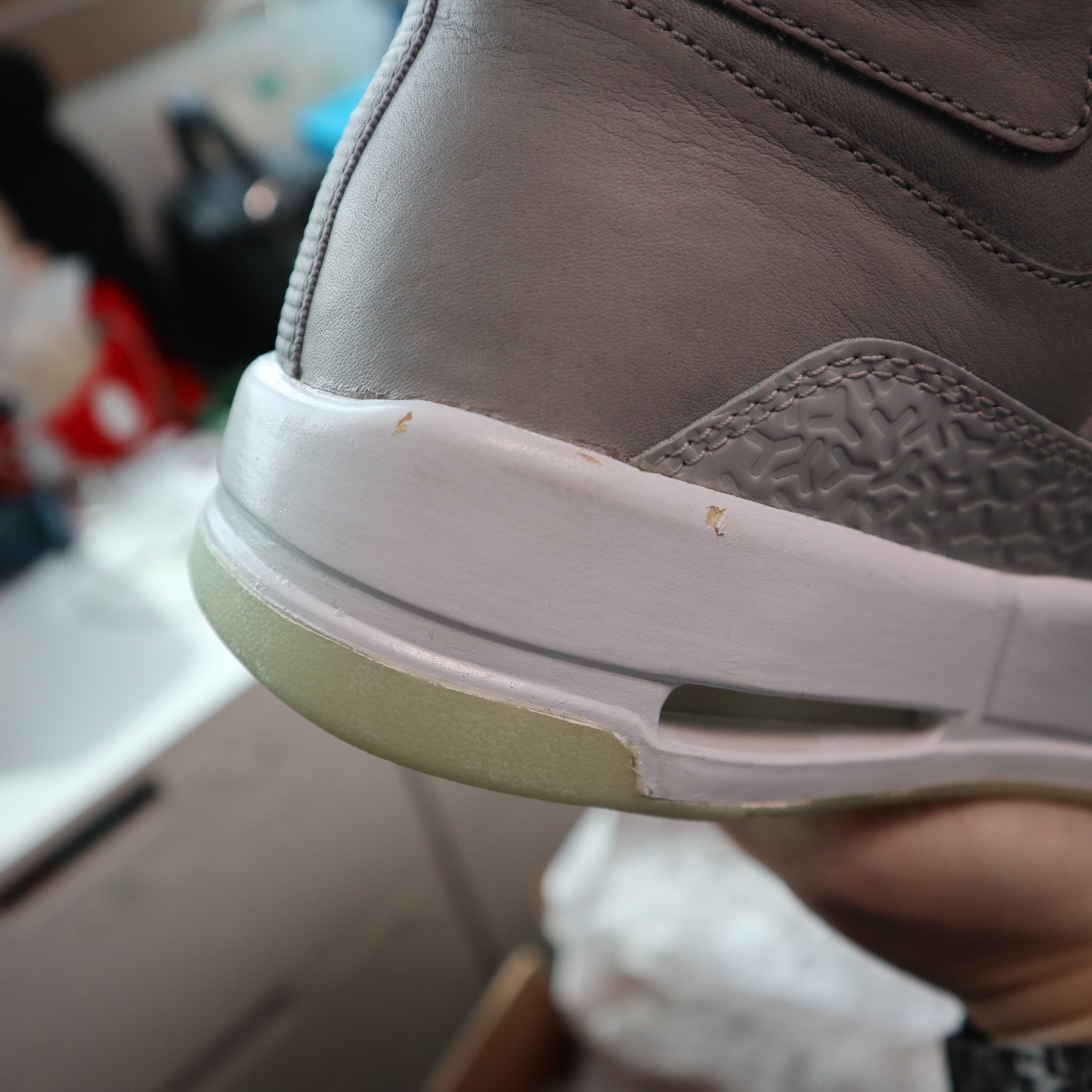 Nike Air Yeezy 1 Zen Grey 착용 스타일 - 6