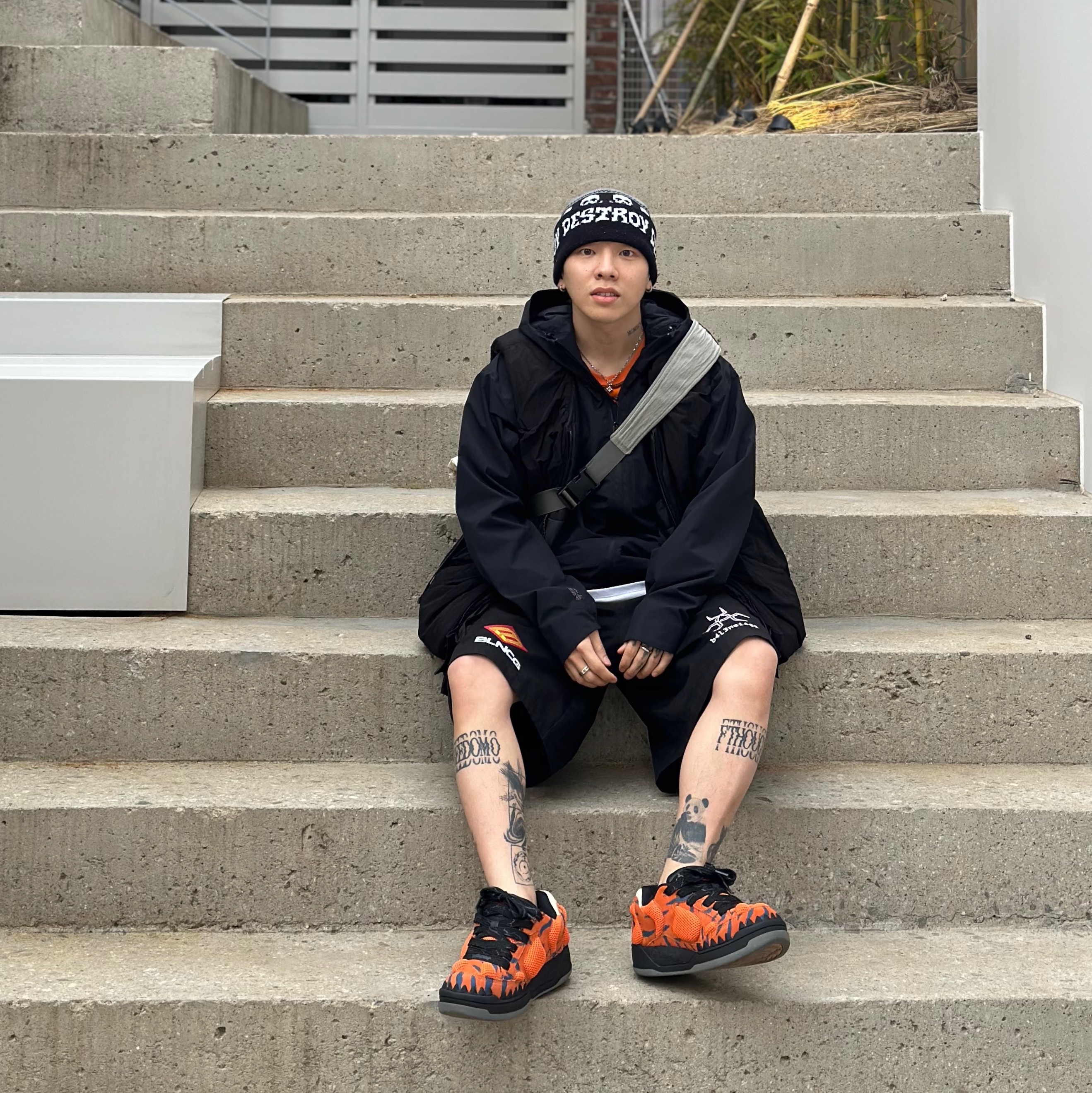Arc'teryx Atom Hoody Black 착용 스타일 - 3