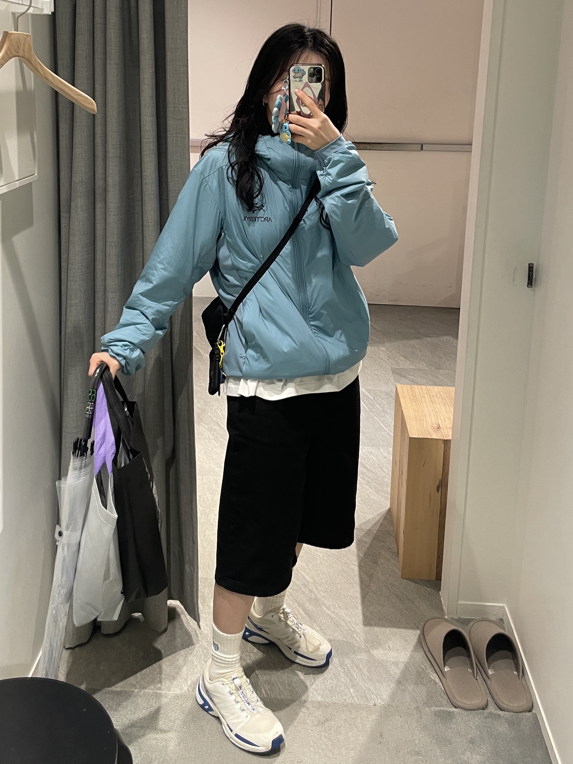 Arc'teryx Atom LT Hoody Solace, Salomon x JJJJound XT-Wings 2 White Lapis Blue 착용 스타일