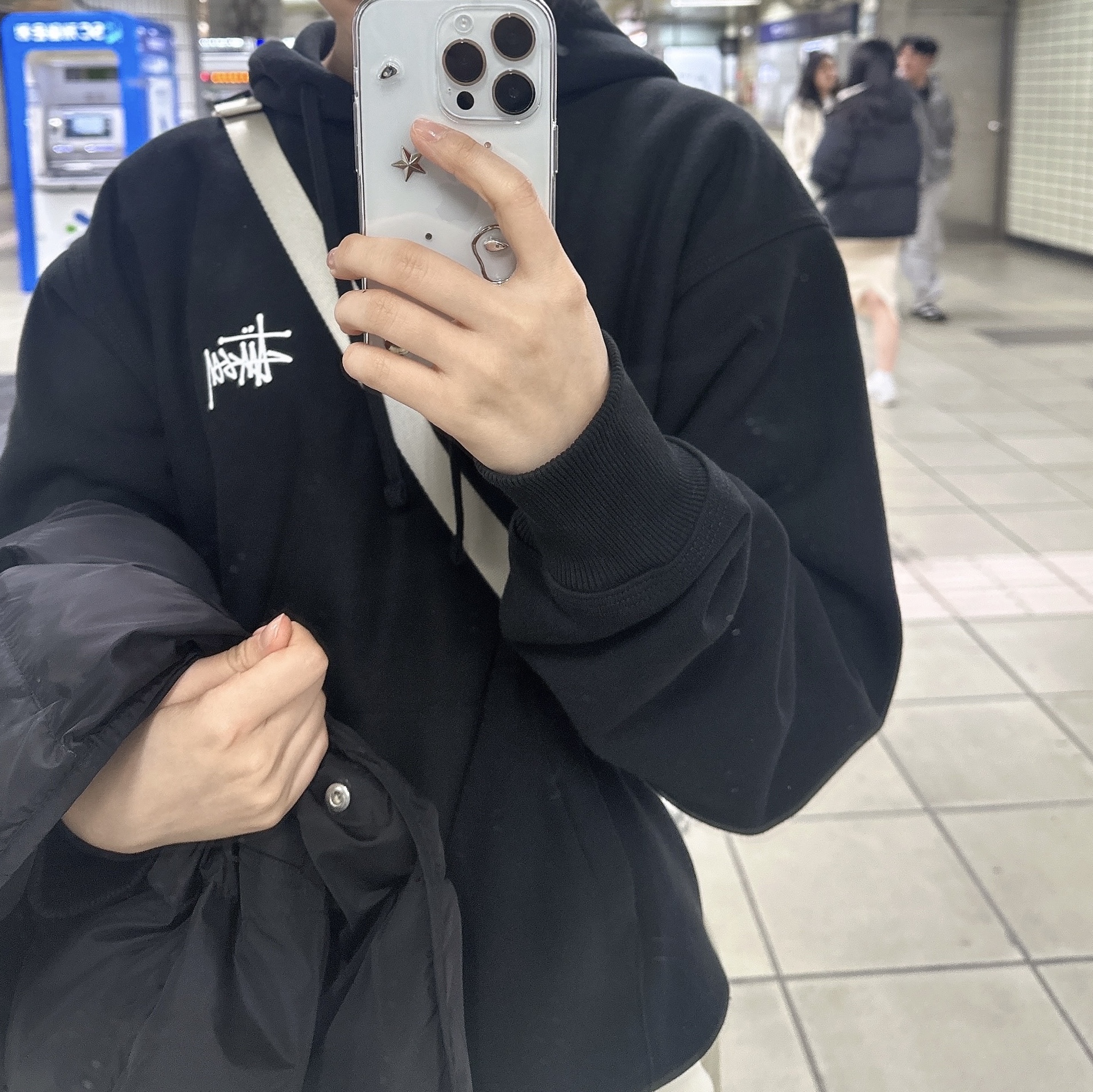 Stussy Basic Stussy Hoodie Black 2023 착용 스타일