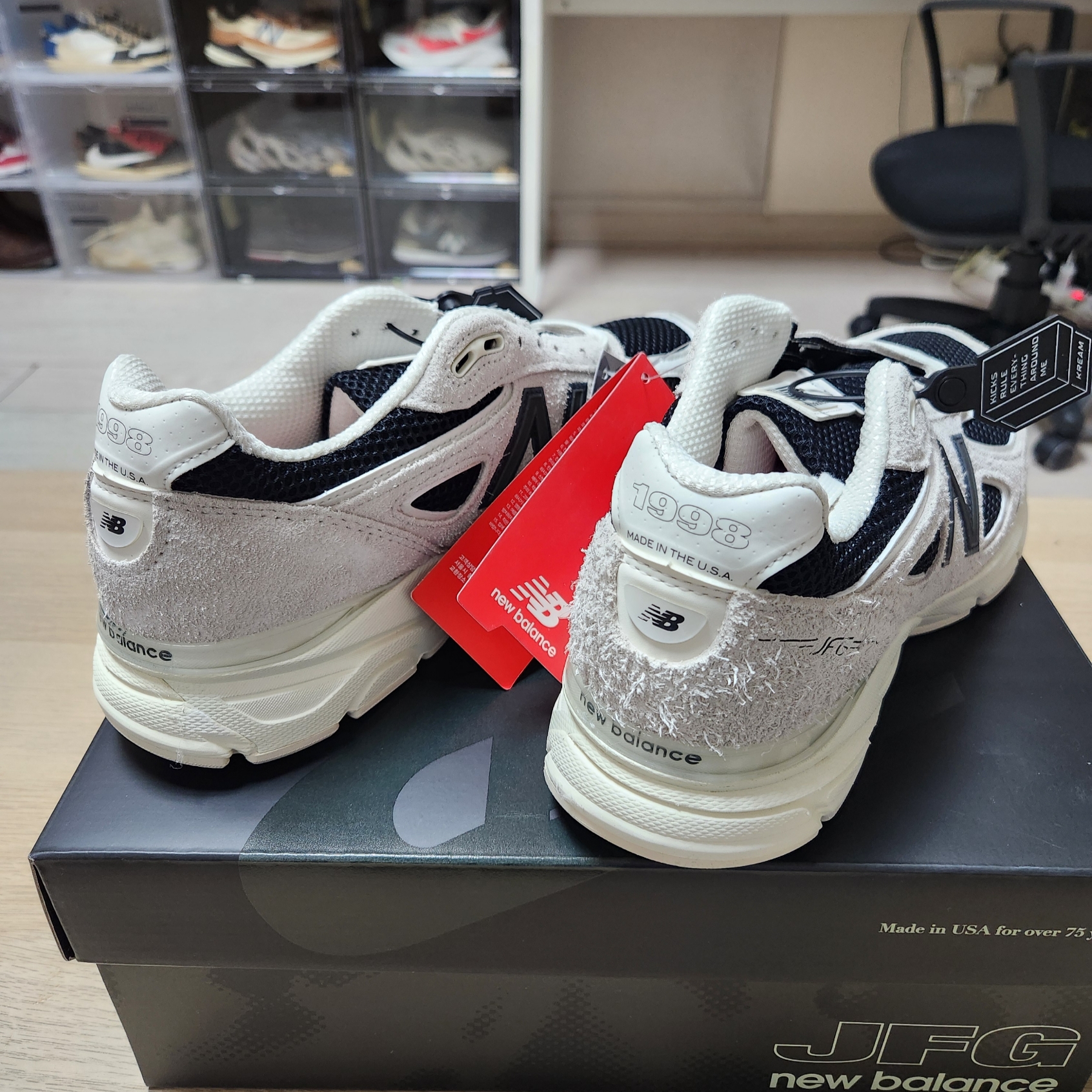 New Balance x Joe Freshgoods 990v4 Made in USA White Black 착용 스타일 - 5
