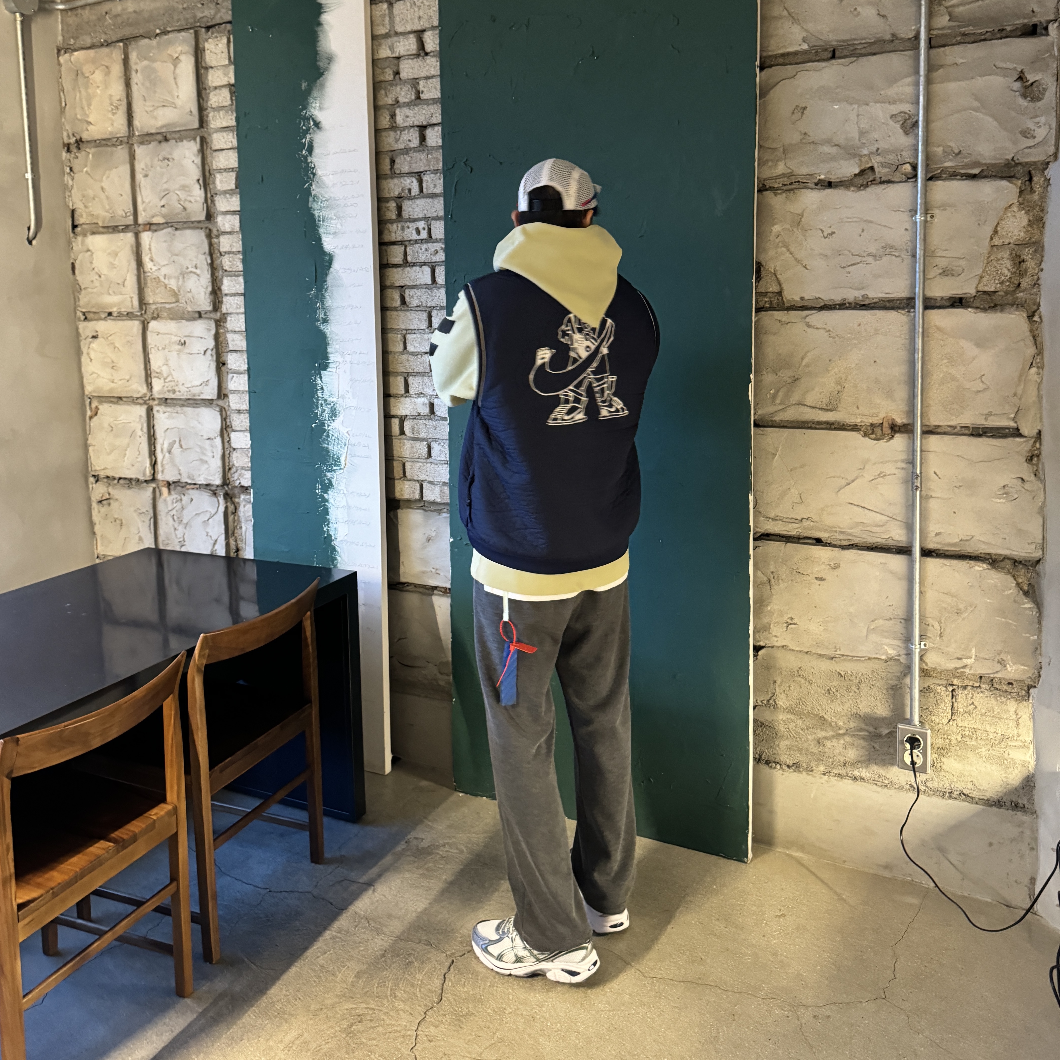 Nike x Cav Empt Vest Navy, Asics GT-2160 White Shamrock Green 착용 스타일