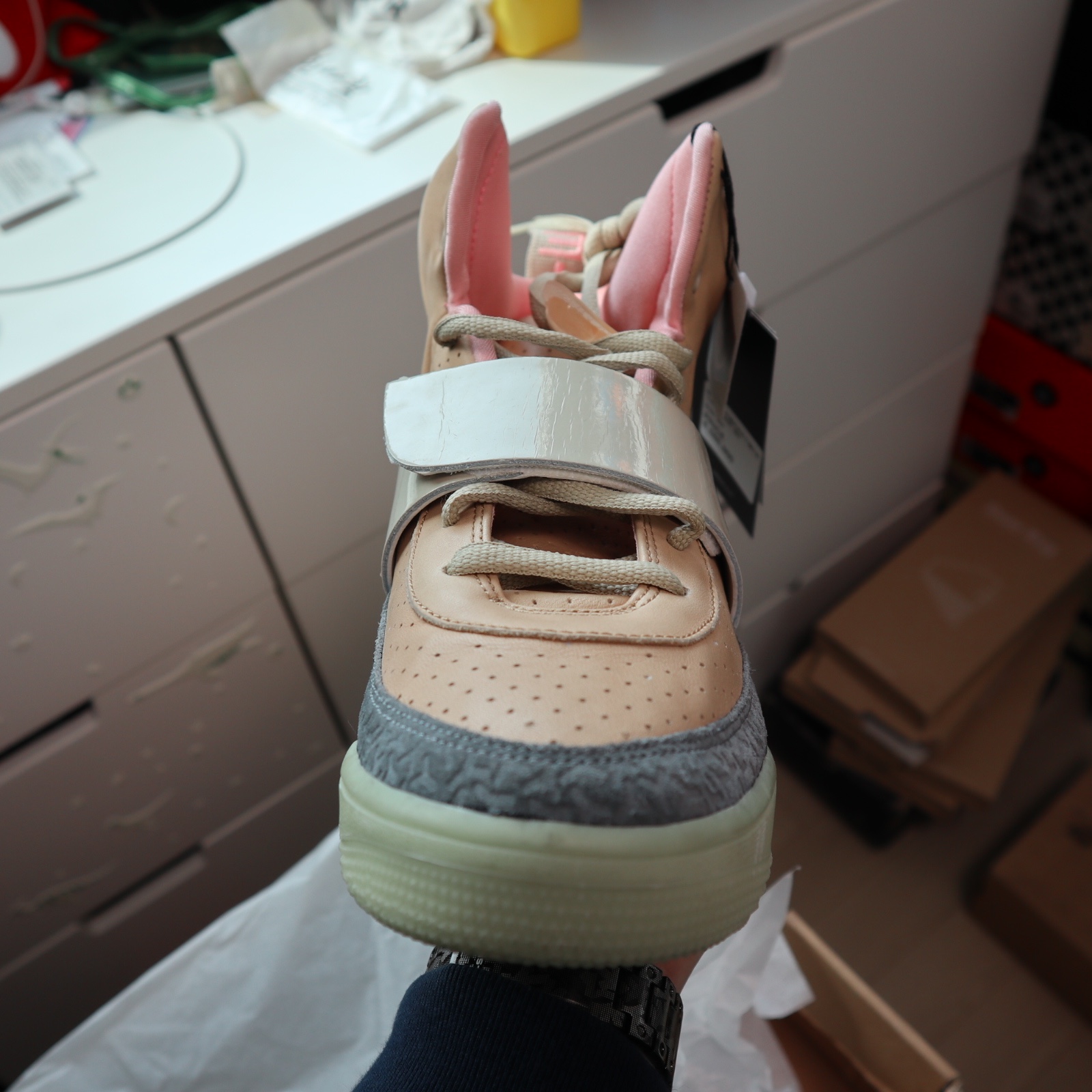 Nike Air Yeezy 1 Net Tan 착용 스타일 - 6