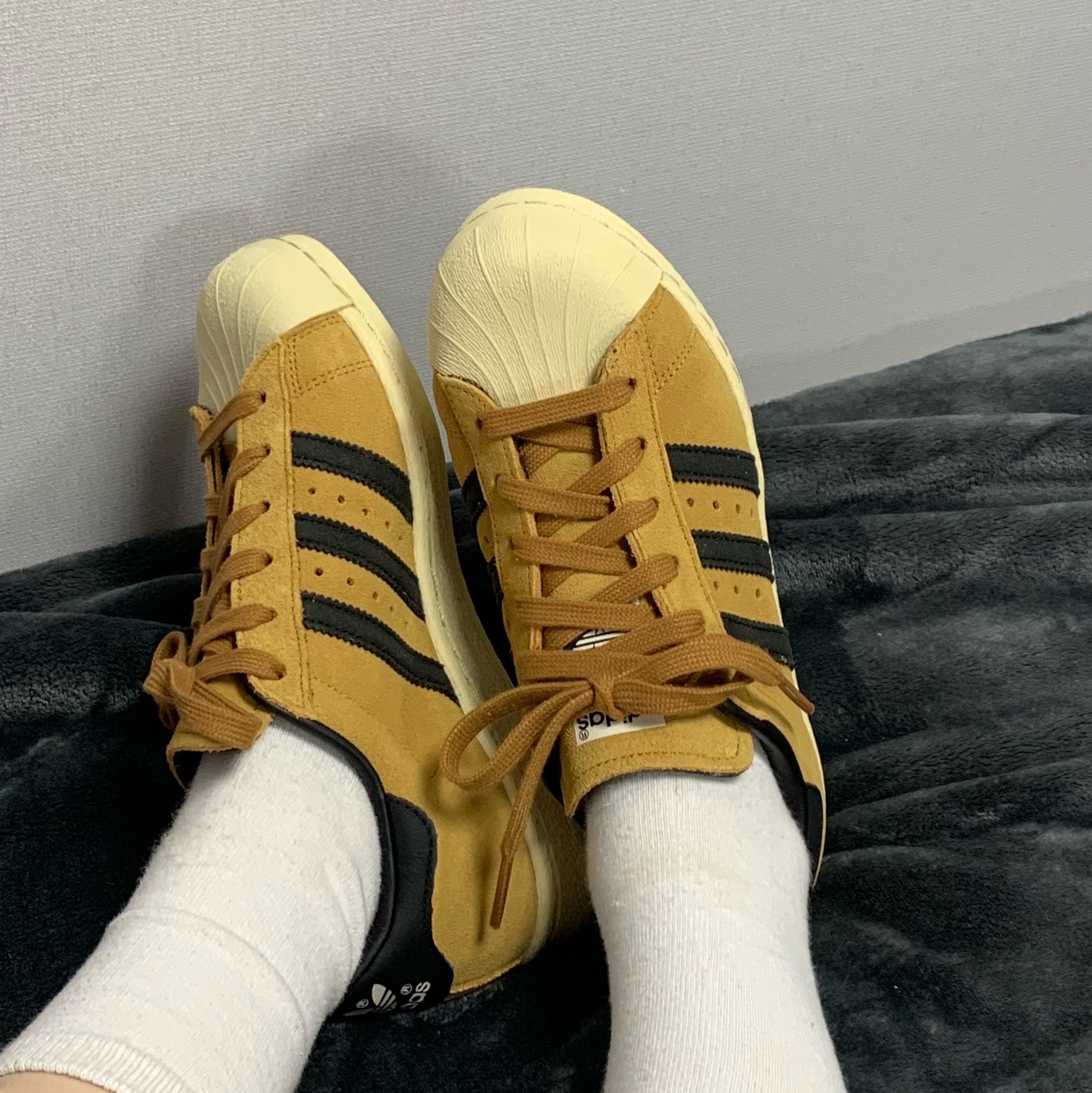 Adidas Superstar 82 Mesa Core Black 착용 스타일