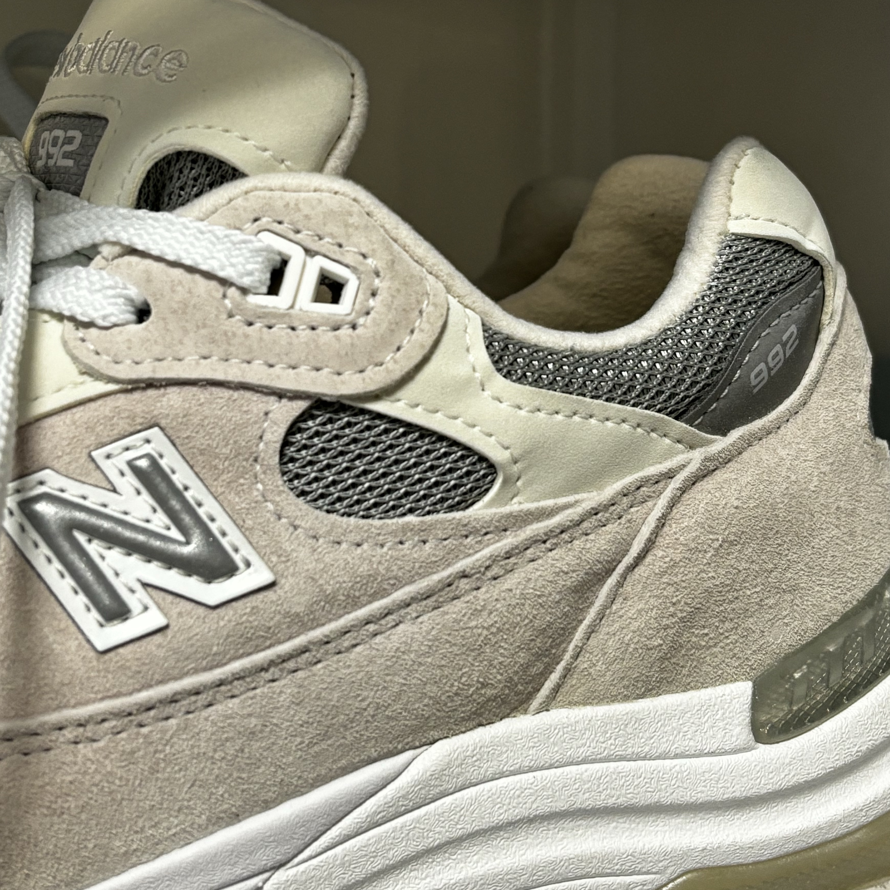 New Balance 992 Made in USA White Silver 착용 스타일