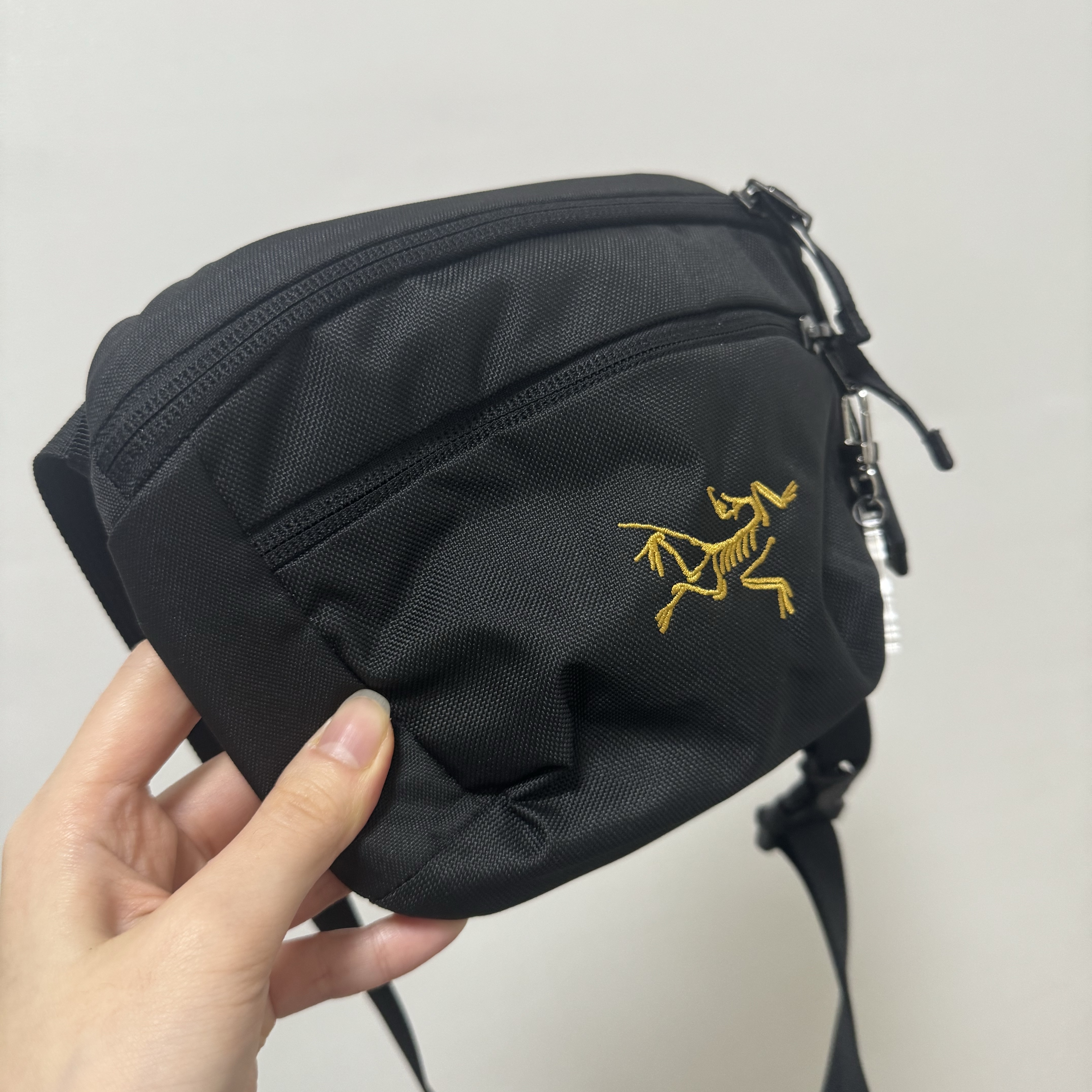 Arc'teryx Mantis 1 Waistpack Black 착용 스타일