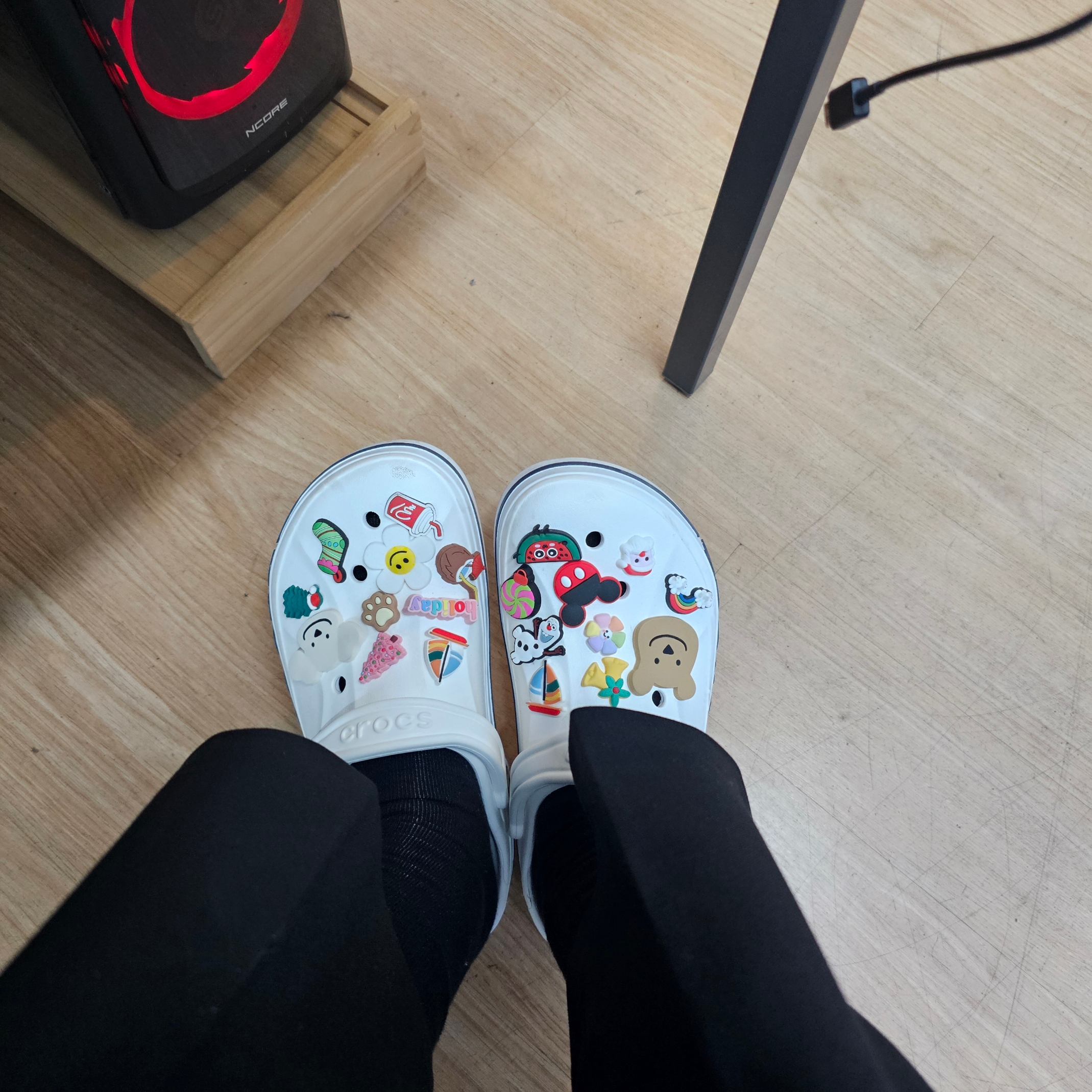 Crocs Bayaband Clog White Navy 착용 스타일
