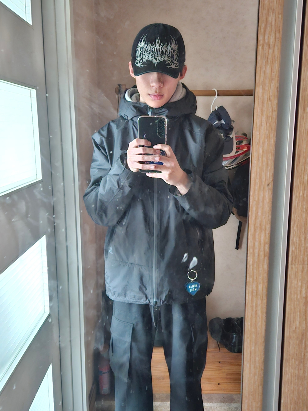 Project G/R Metalic Logo Cap Black, Human Made Acrylic Heart Keyring Blue 착용 스타일