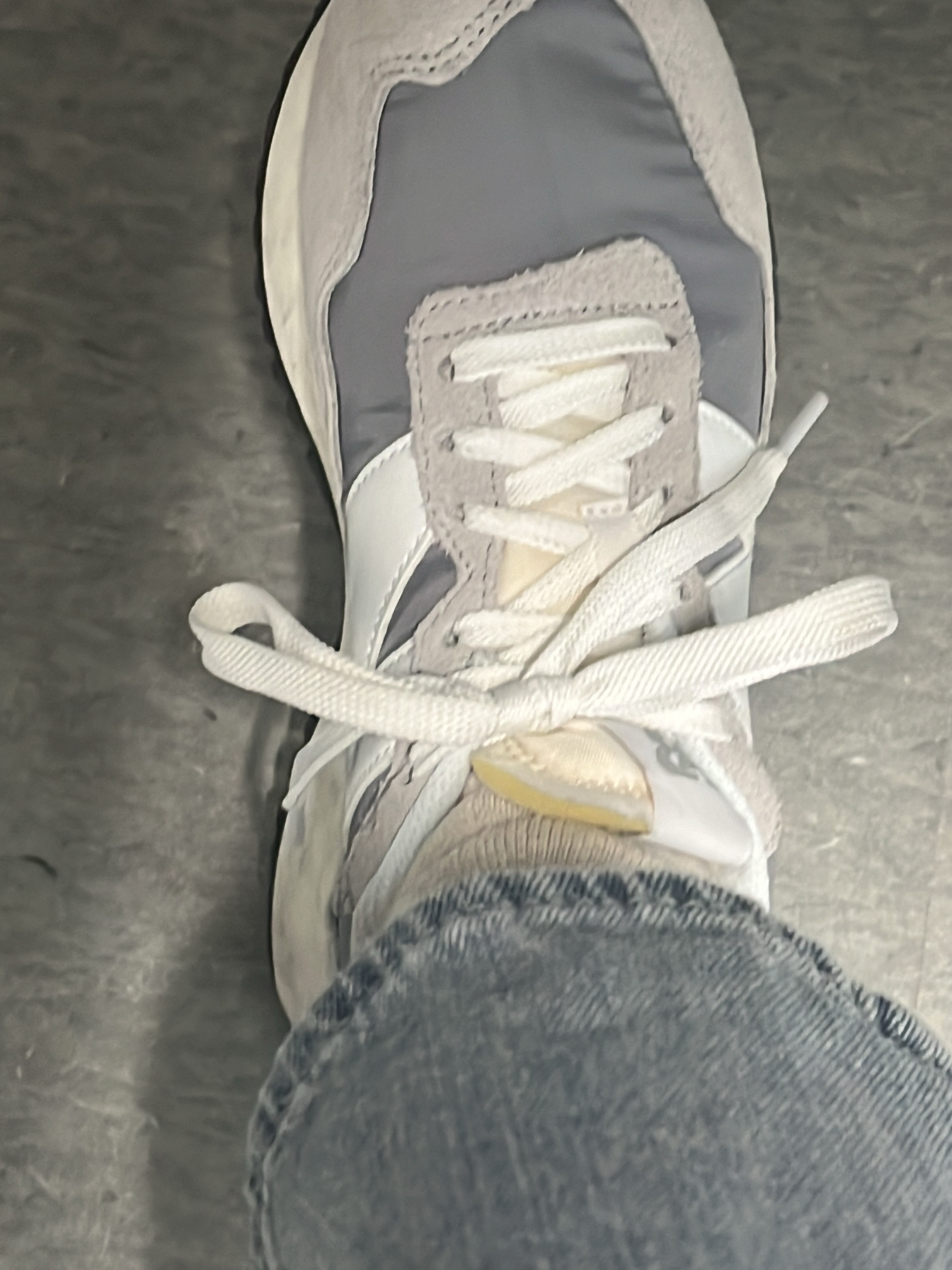 New Balance 237 Modern Sense Pack Grey 착용 스타일