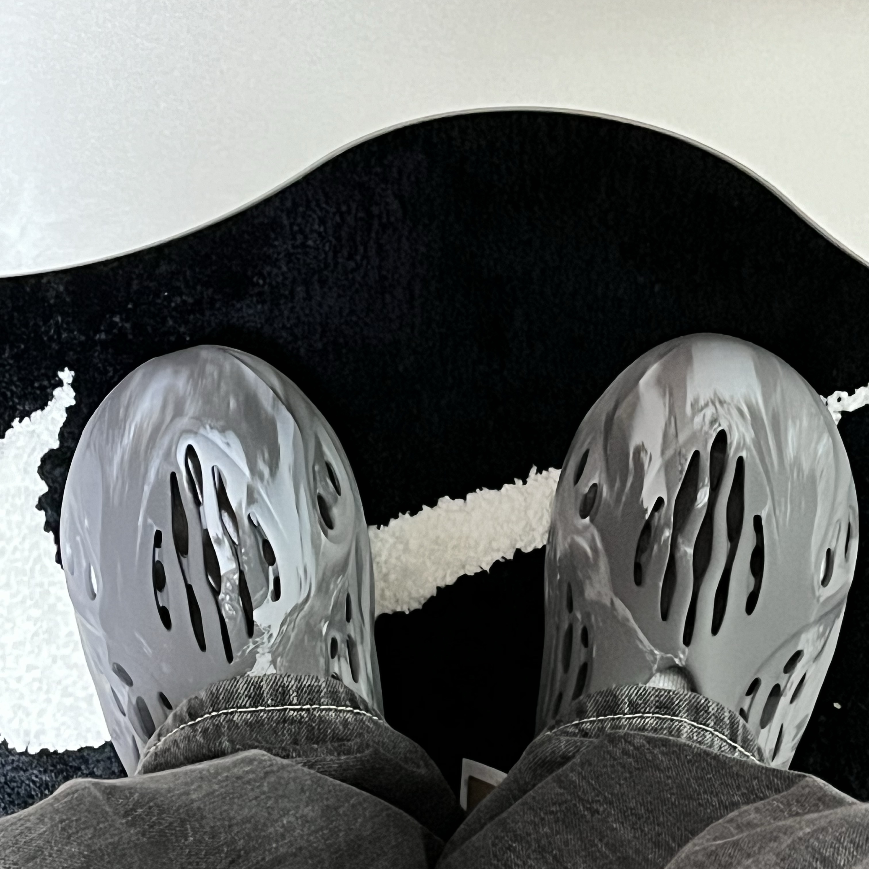 Adidas Yeezy Foam RNNR MX Granite 착용 스타일