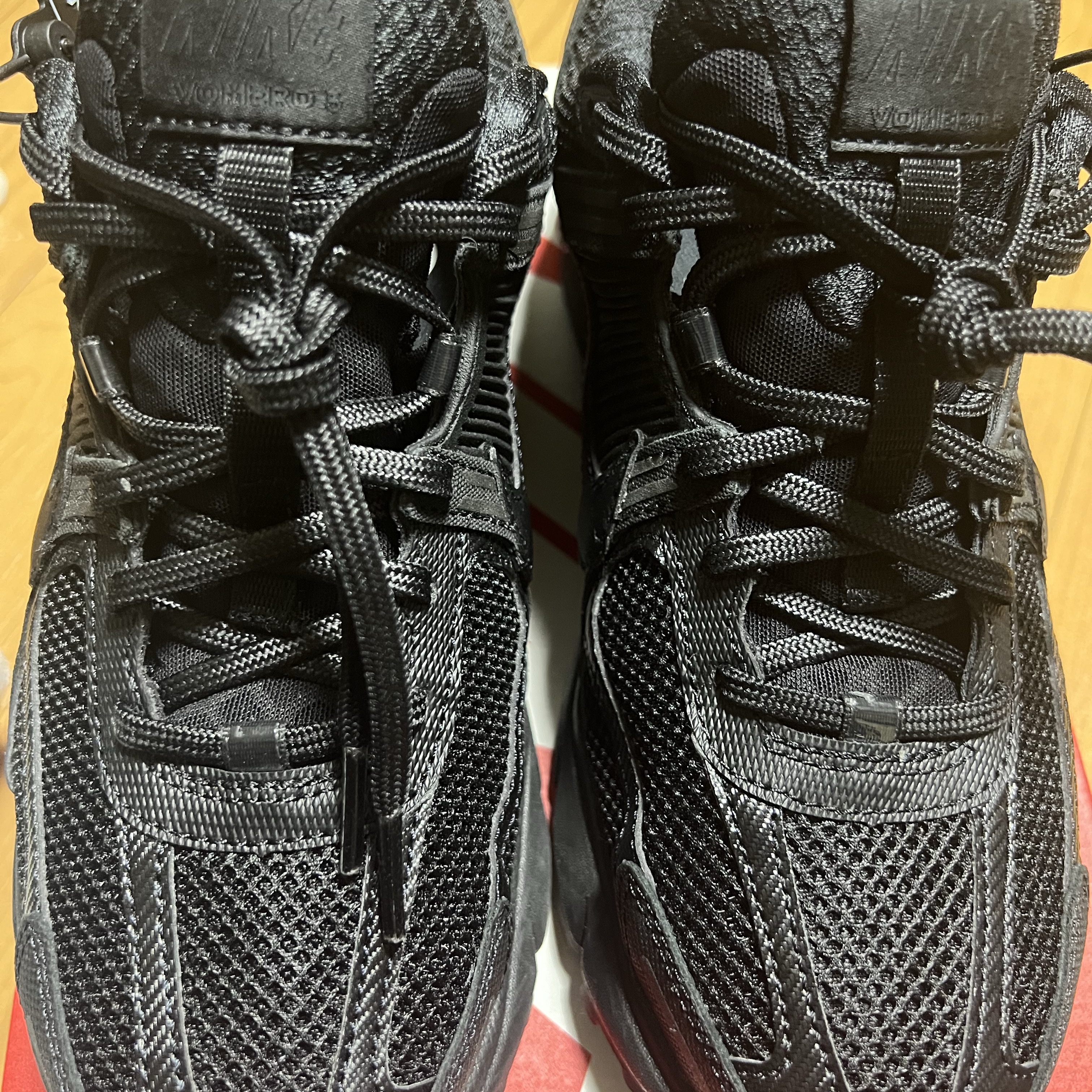 Nike Zoom Vomero 5 SP Black 착용 스타일 - 2