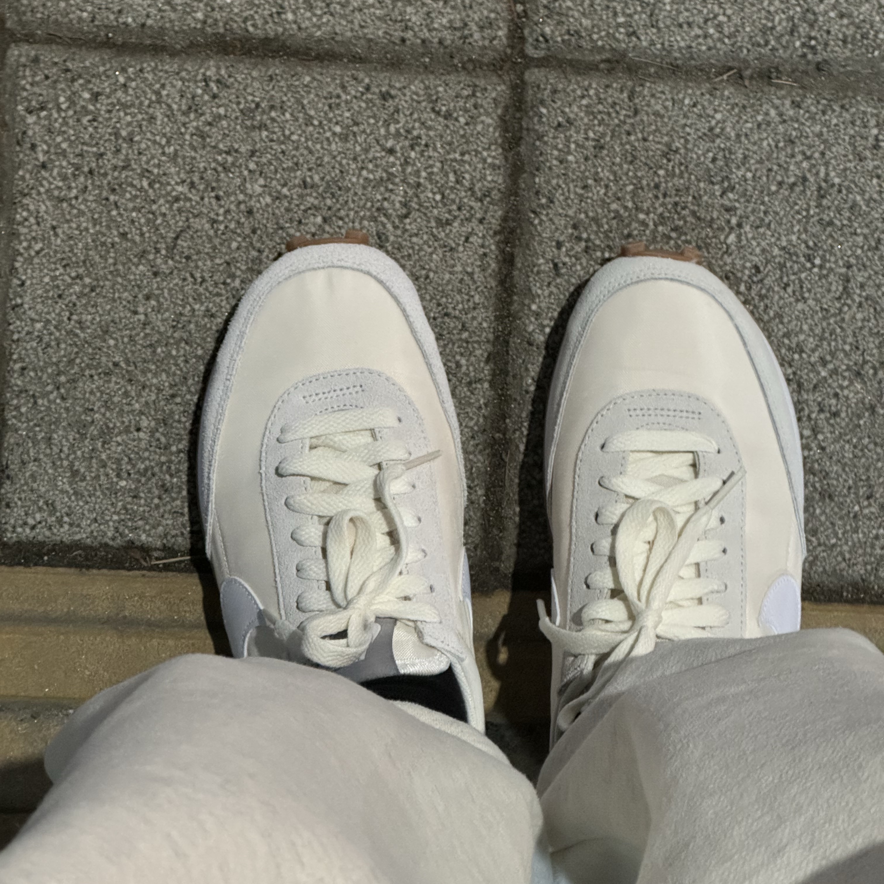 (W) Nike Daybreak Summit White 착용 스타일