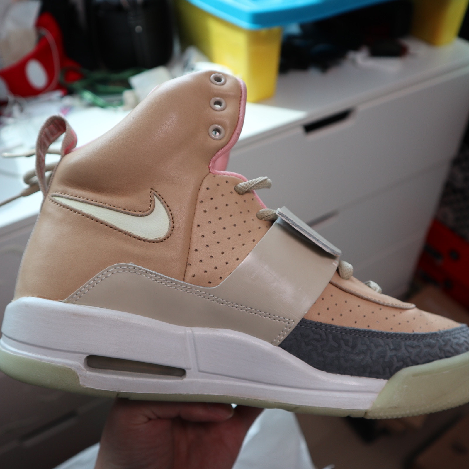Nike Air Yeezy 1 Net Tan 착용 스타일 - 8