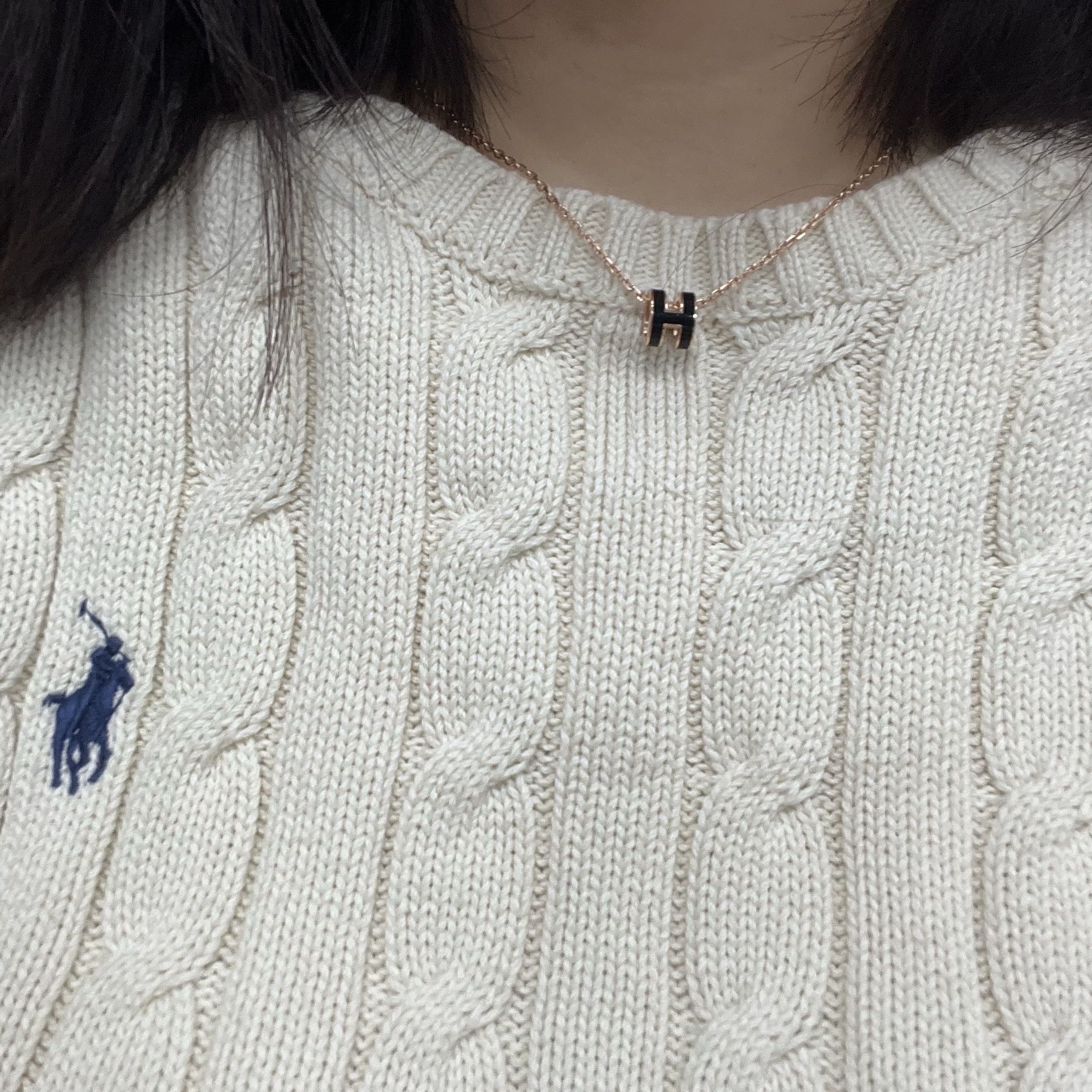 (W) Hermes Mini Pop H Pendant Rose Gold & Noir 착용 스타일