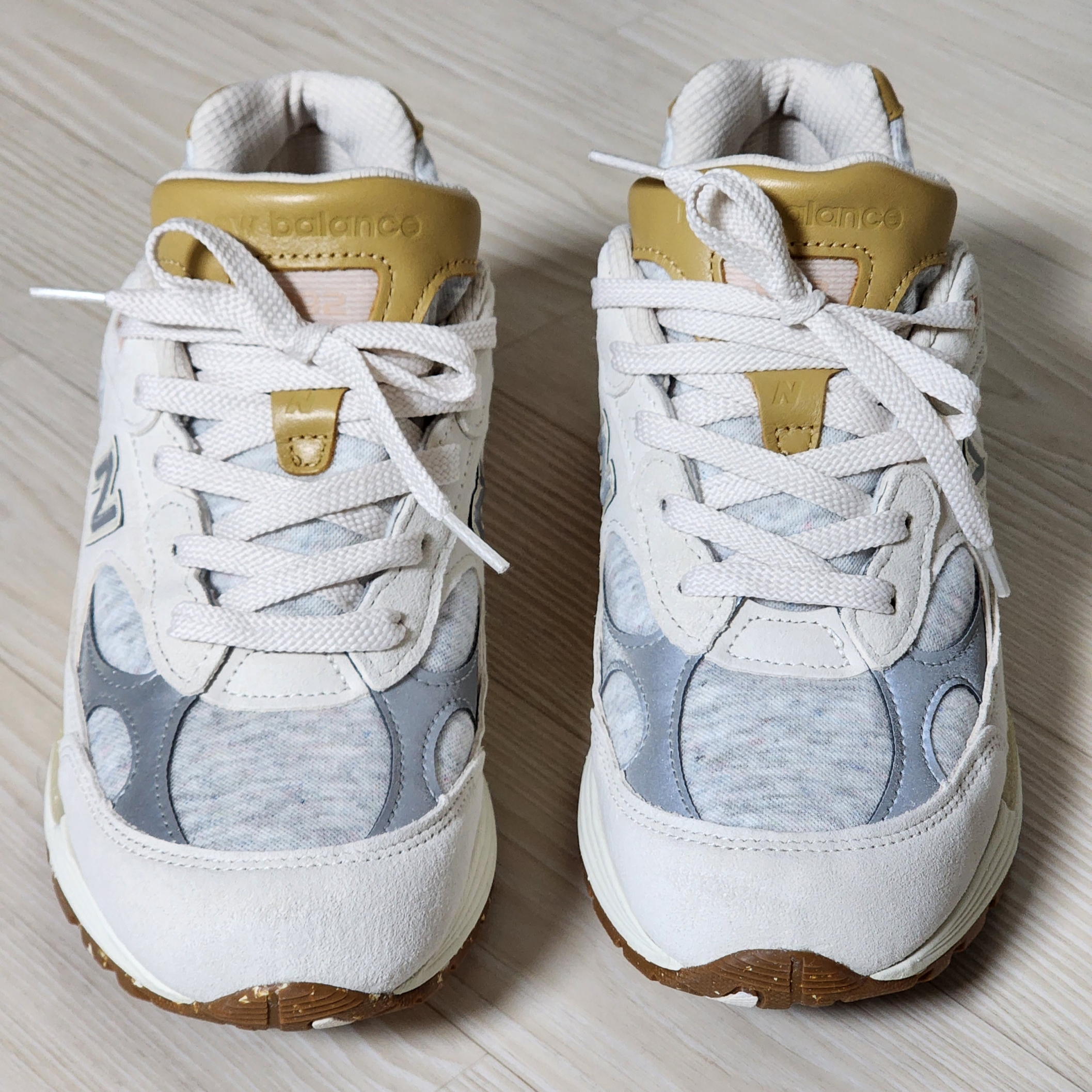 (W) New Balance 992 Made in USA Raw Silk 착용 스타일 - 4