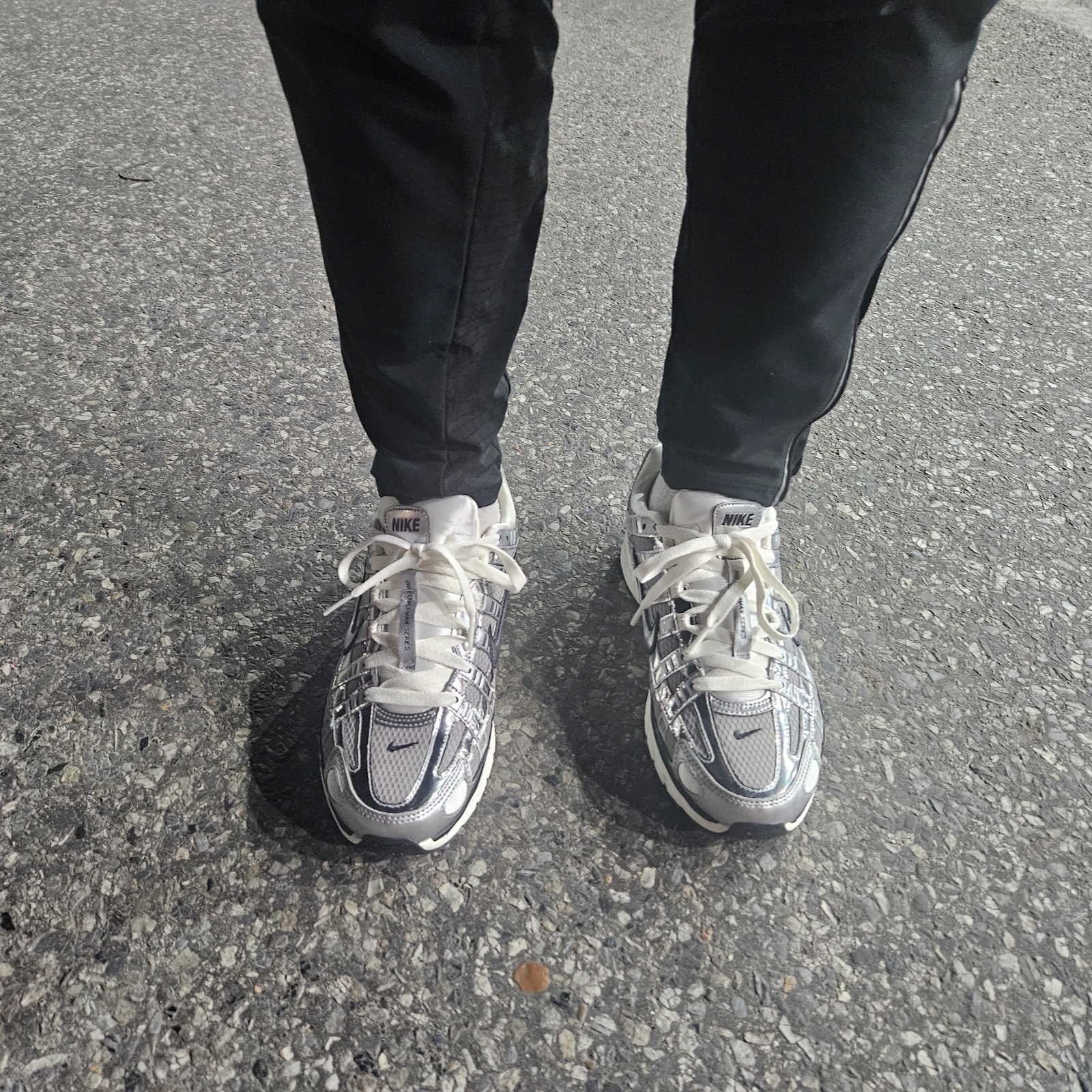 Nike P-6000 Metallic Silver 착용 스타일 - 1
