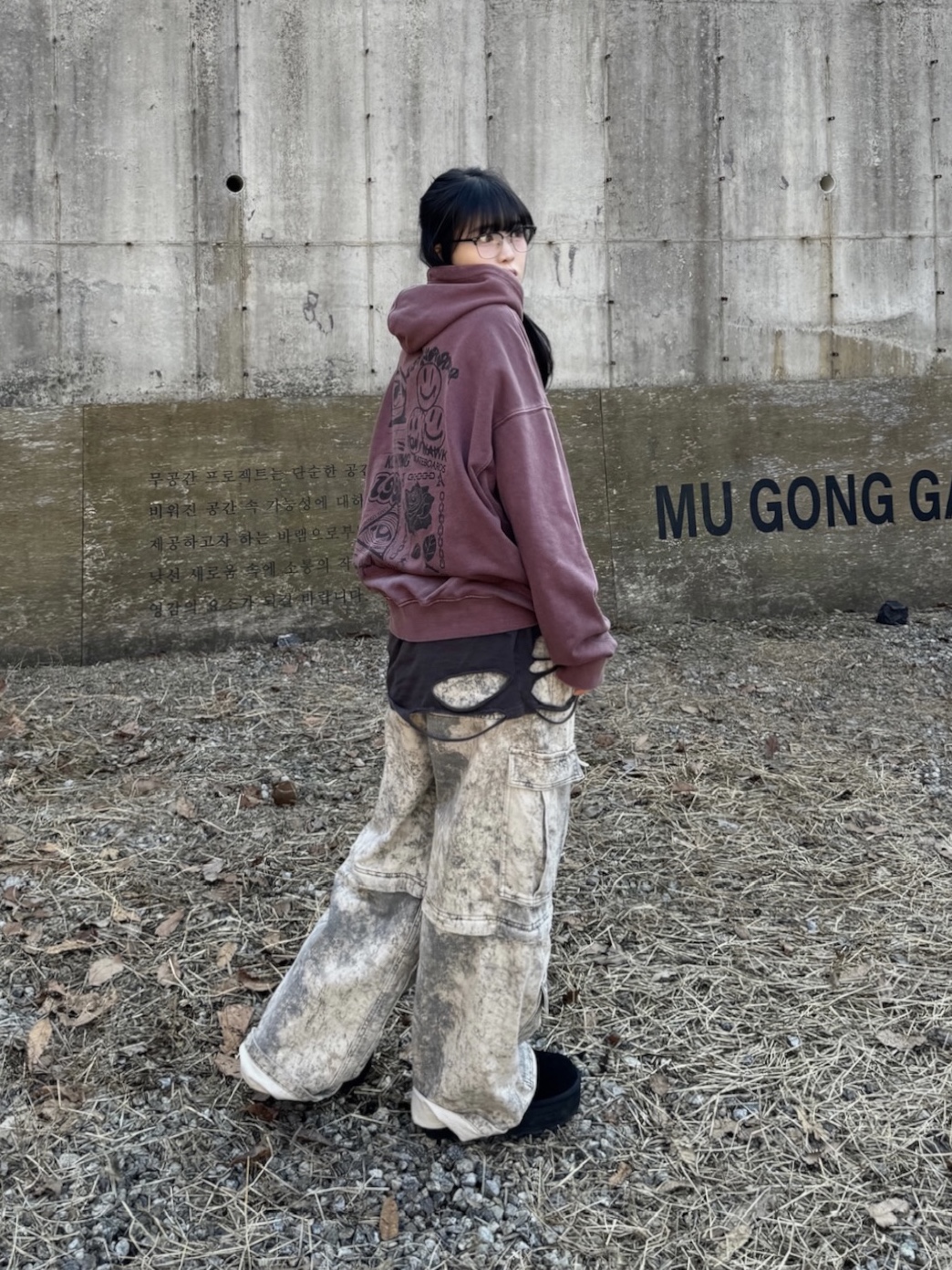 (W) UGG Classic Mini Platform Boots Black, Sentiments No.391 Necklace Silver 착용 스타일 - 2