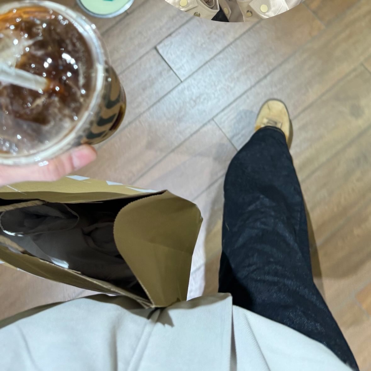 Adidas Tobacco Pantone Mesa 착용 스타일 - 1