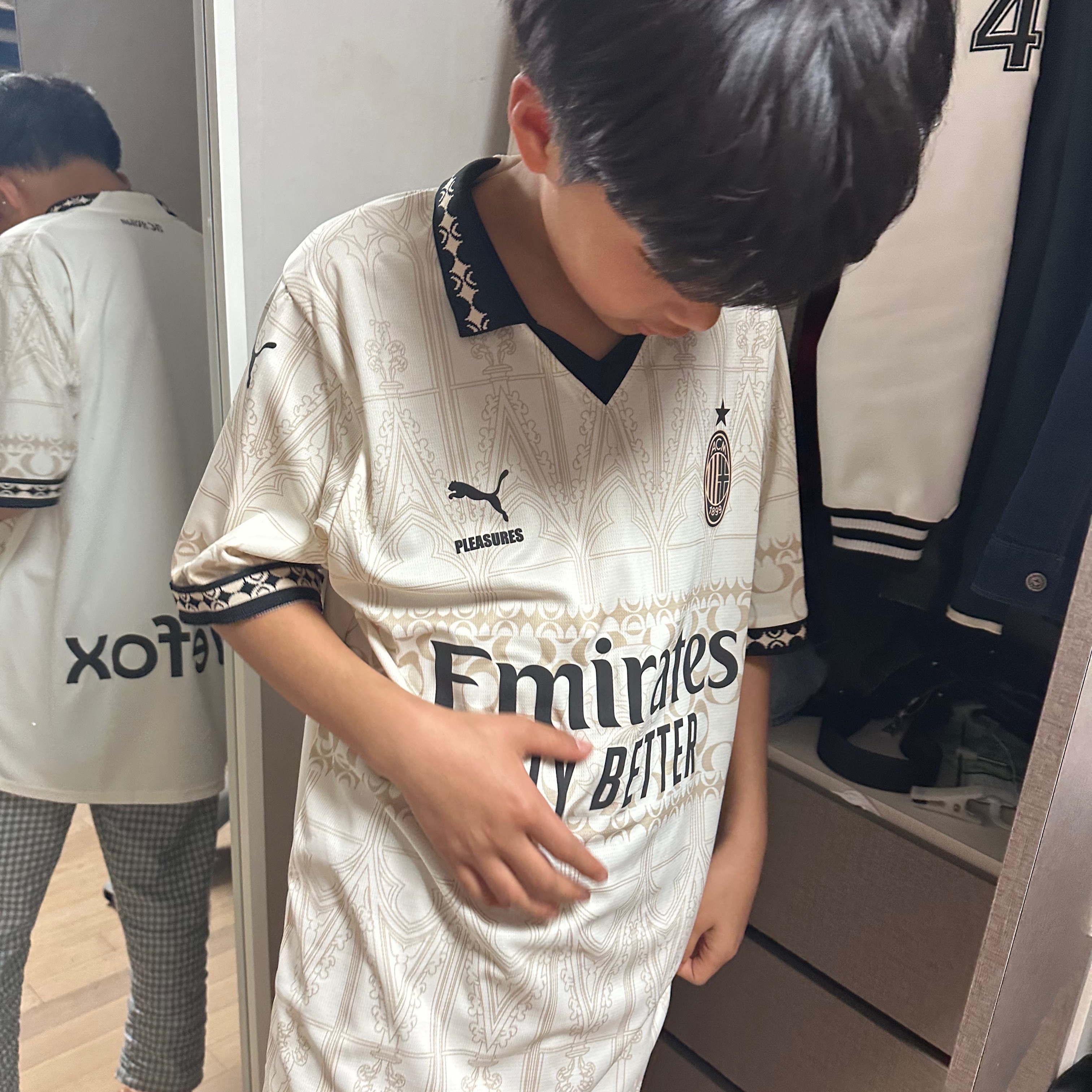 Puma x Pleasures AC Milan  2023/24 4th Jersey Replica Pristine Granola (Non Marking Ver.) 착용 스타일