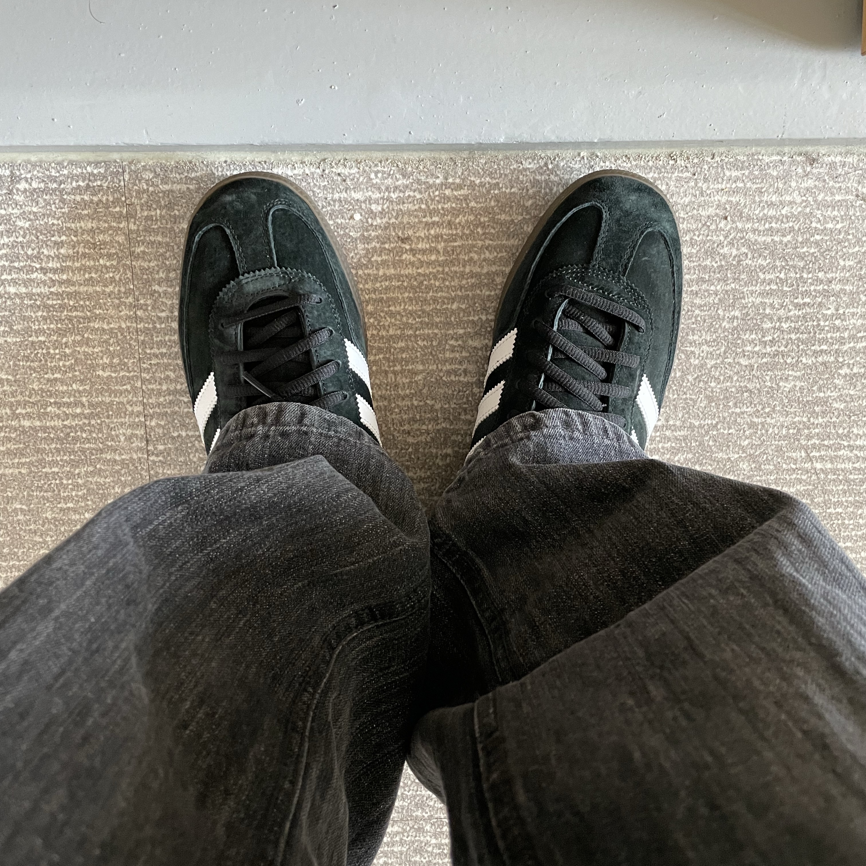 Adidas Spezial Handball Core Black 착용 스타일 - 2