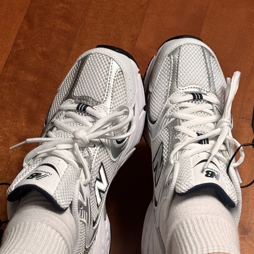 New Balance 530 White 착용 스타일