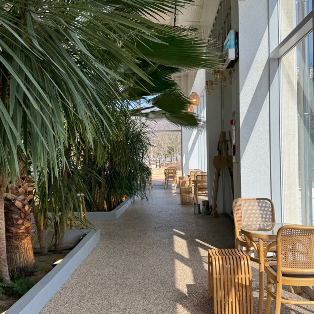 Puma x AMI Crewneck Sweatshirt Orange, Nike Air Force 1 '07 QS LBJ 착용 스타일 - 8