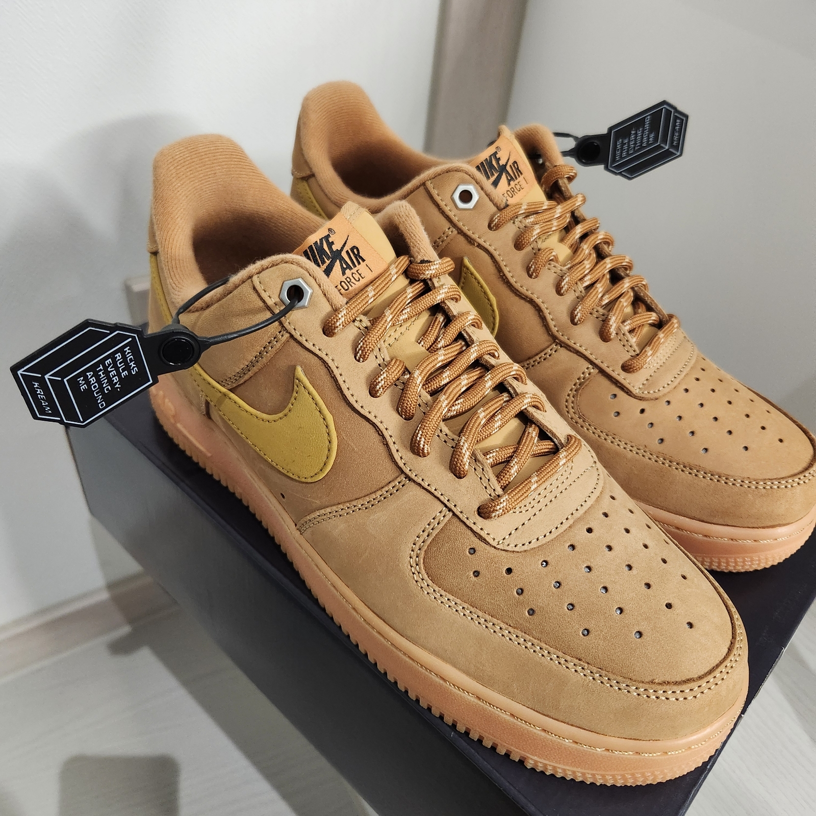 Nike Air Force 1 '07 WB Flax 착용 스타일 - 1