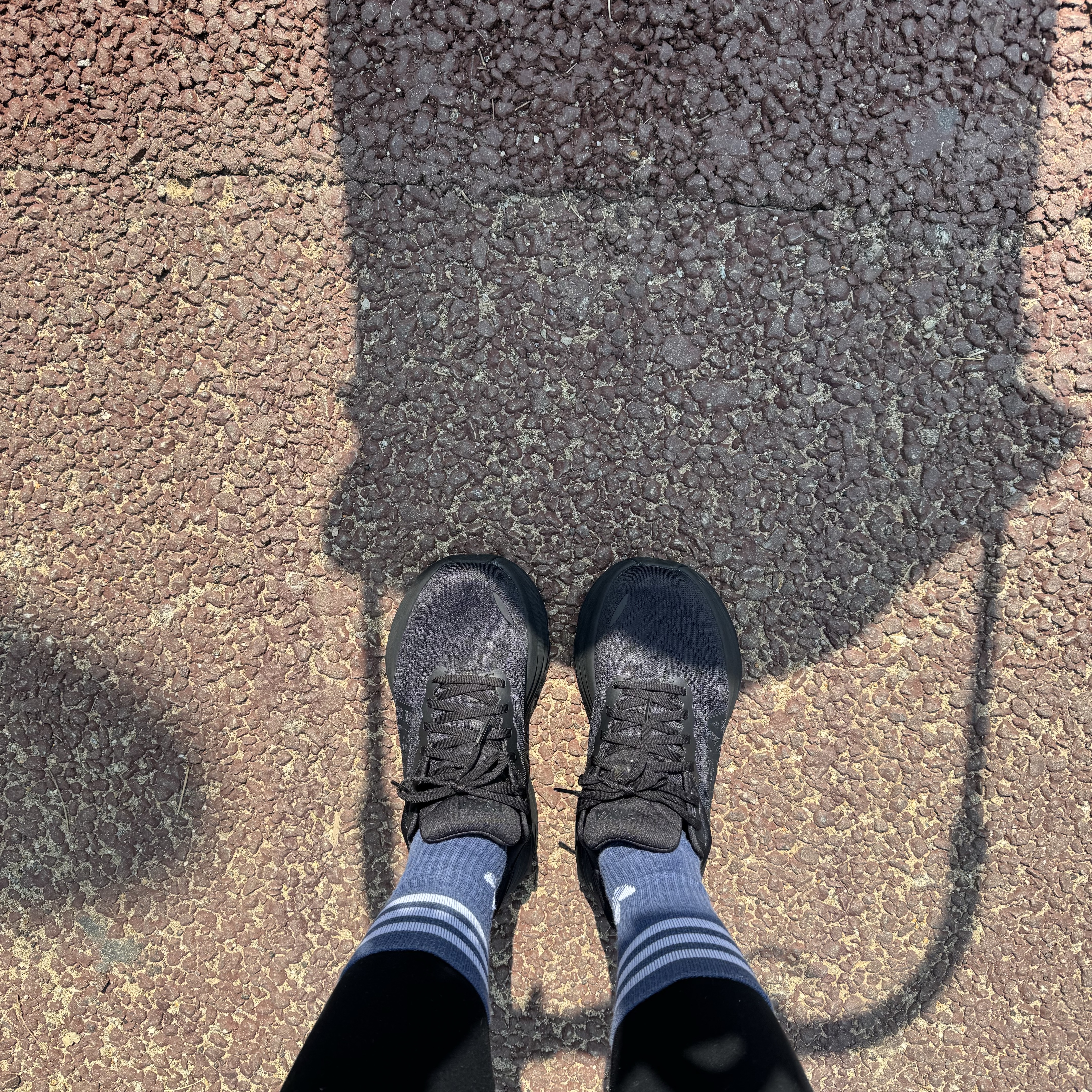 (W) Hoka Bondi 8 Black - Wide 착용 스타일
