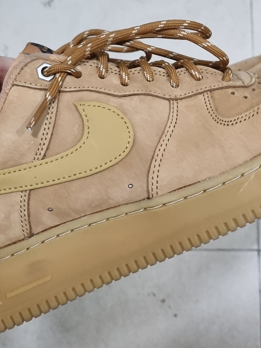 Nike Air Force 1 '07 WB Flax 착용 스타일 - 1