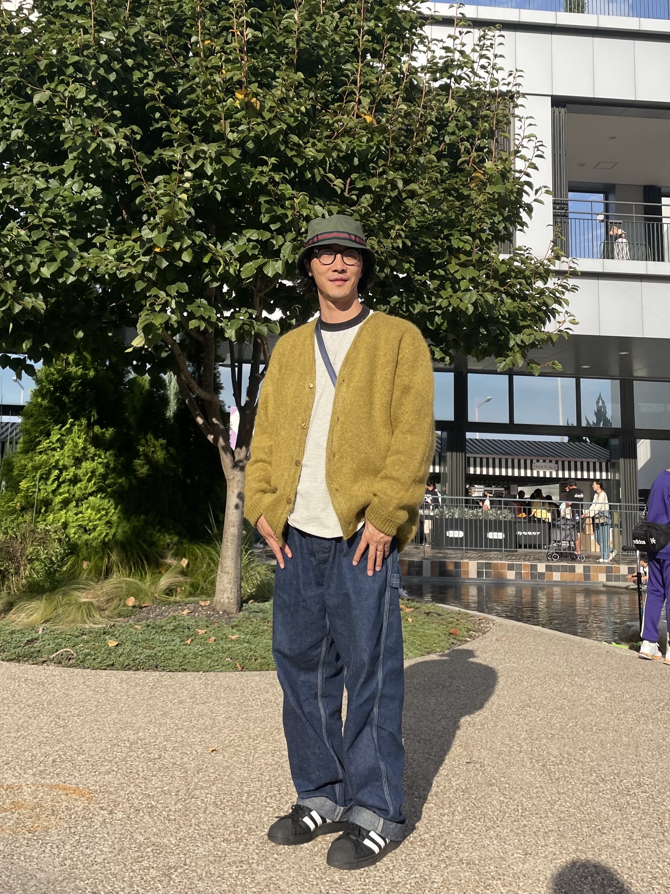 Needles Mohair Cardigan Olive, Adidas Superstar Core Black White 착용 스타일 - 2