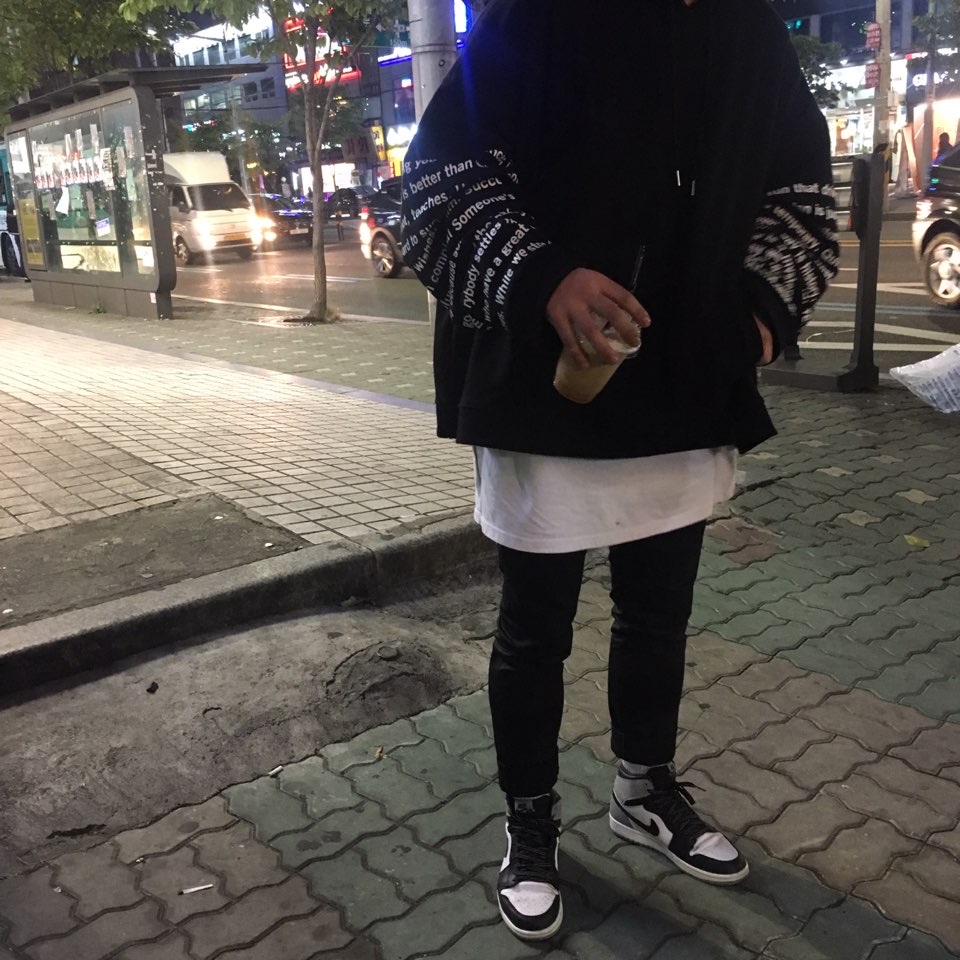 Jordan 1 Retro Barons 착용 스타일