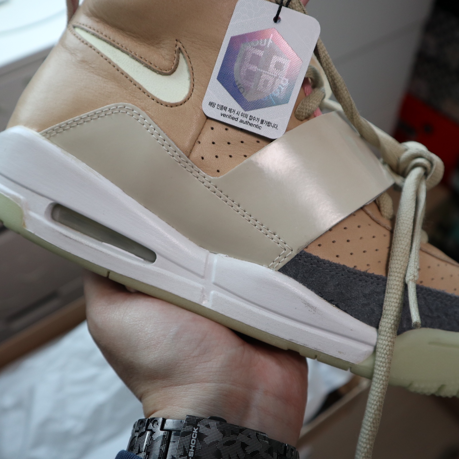 Nike Air Yeezy 1 Net Tan 착용 스타일 - 2