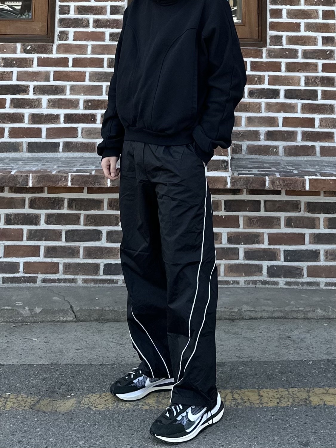Nike x Sacai VaporWaffle Black White 착용 스타일 - 2