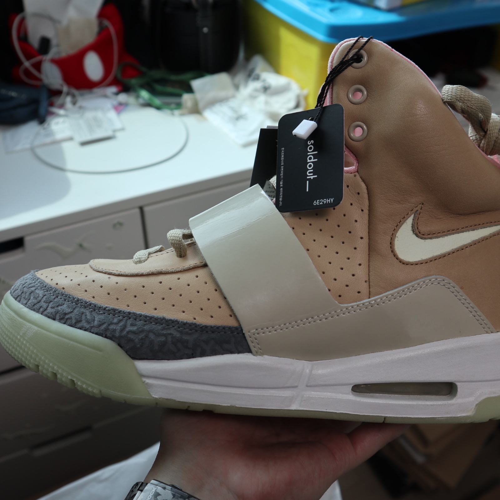Nike Air Yeezy 1 Net Tan 착용 스타일 - 7