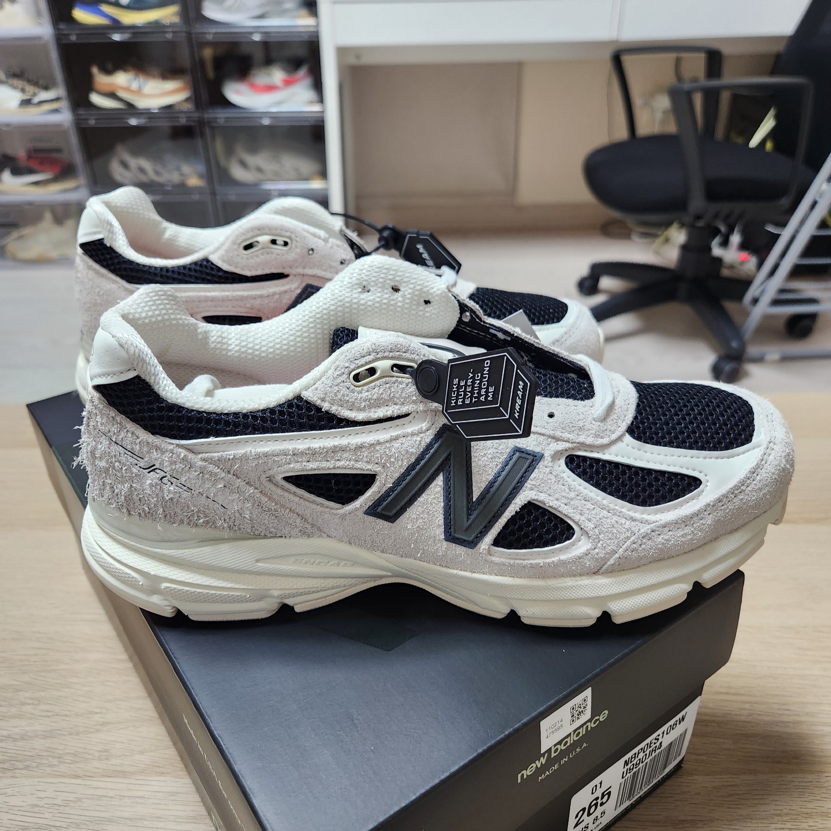 New Balance x Joe Freshgoods 990v4 Made in USA White Black 착용 스타일 - 6
