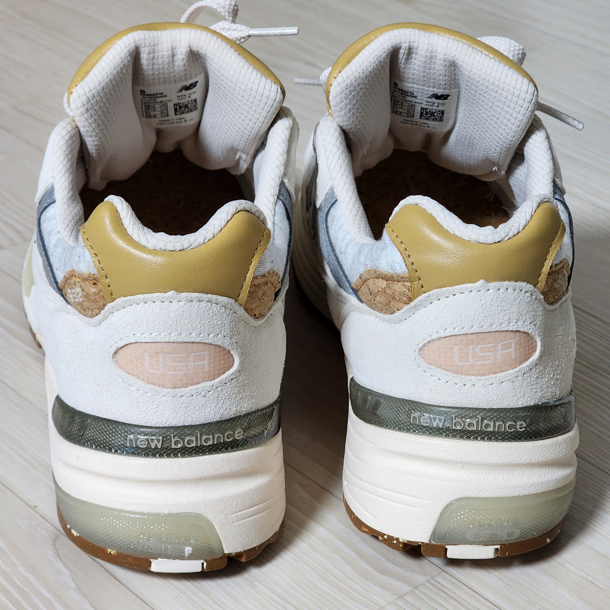 (W) New Balance 992 Made in USA Raw Silk 착용 스타일 - 3