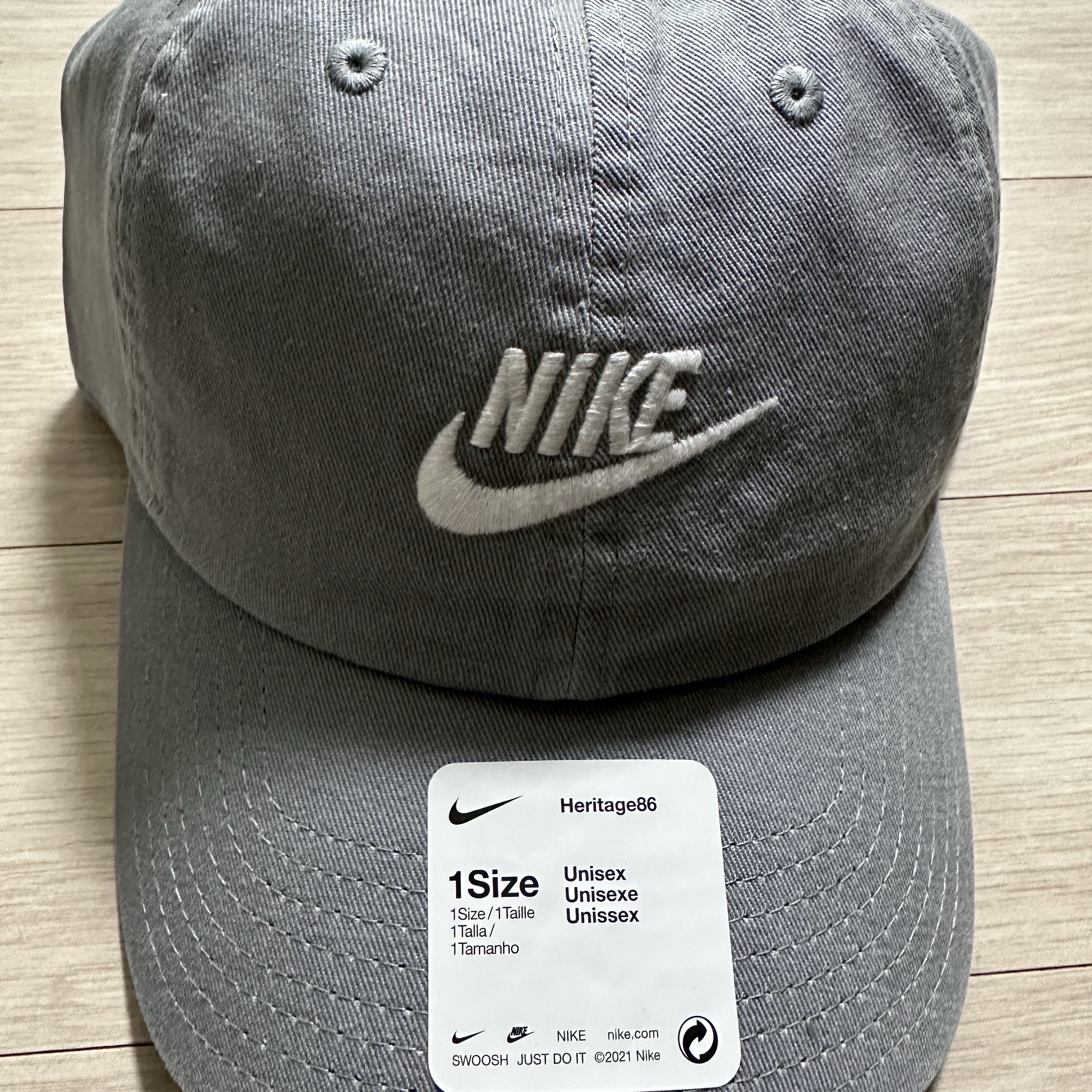 Nike Heritage 86 Futura Washed Cap Particle Grey 착용 스타일