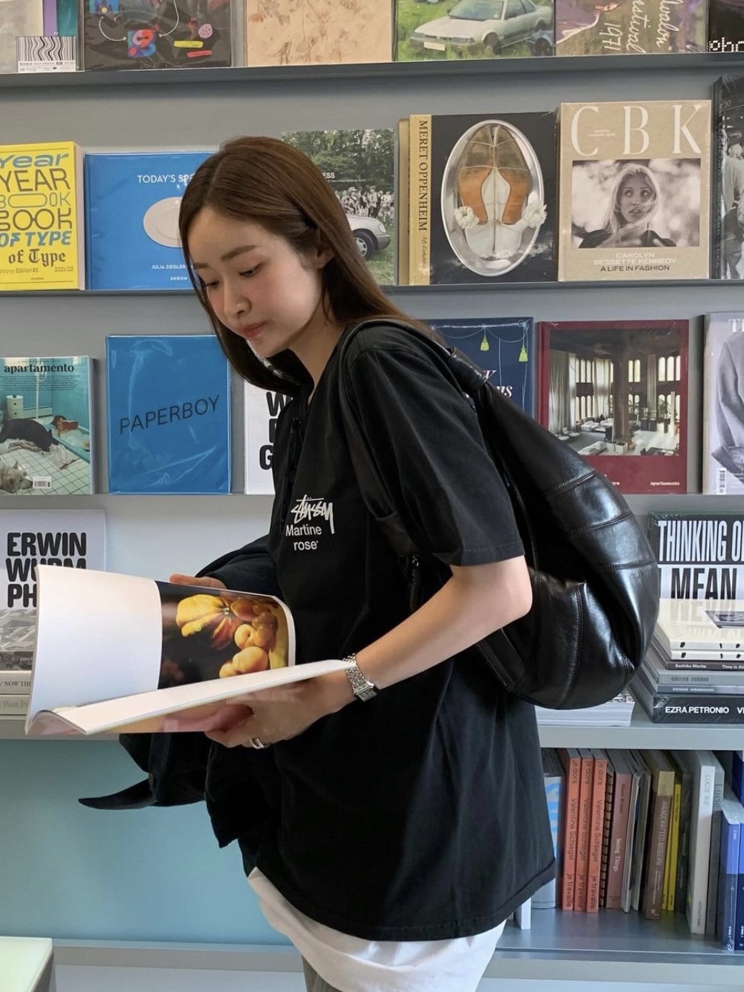 Stussy x Martine Rose Collage Pigment Dyed T-Shirt Black, Lemaire Small Croissant Bag Coated Cotton Black 착용 스타일