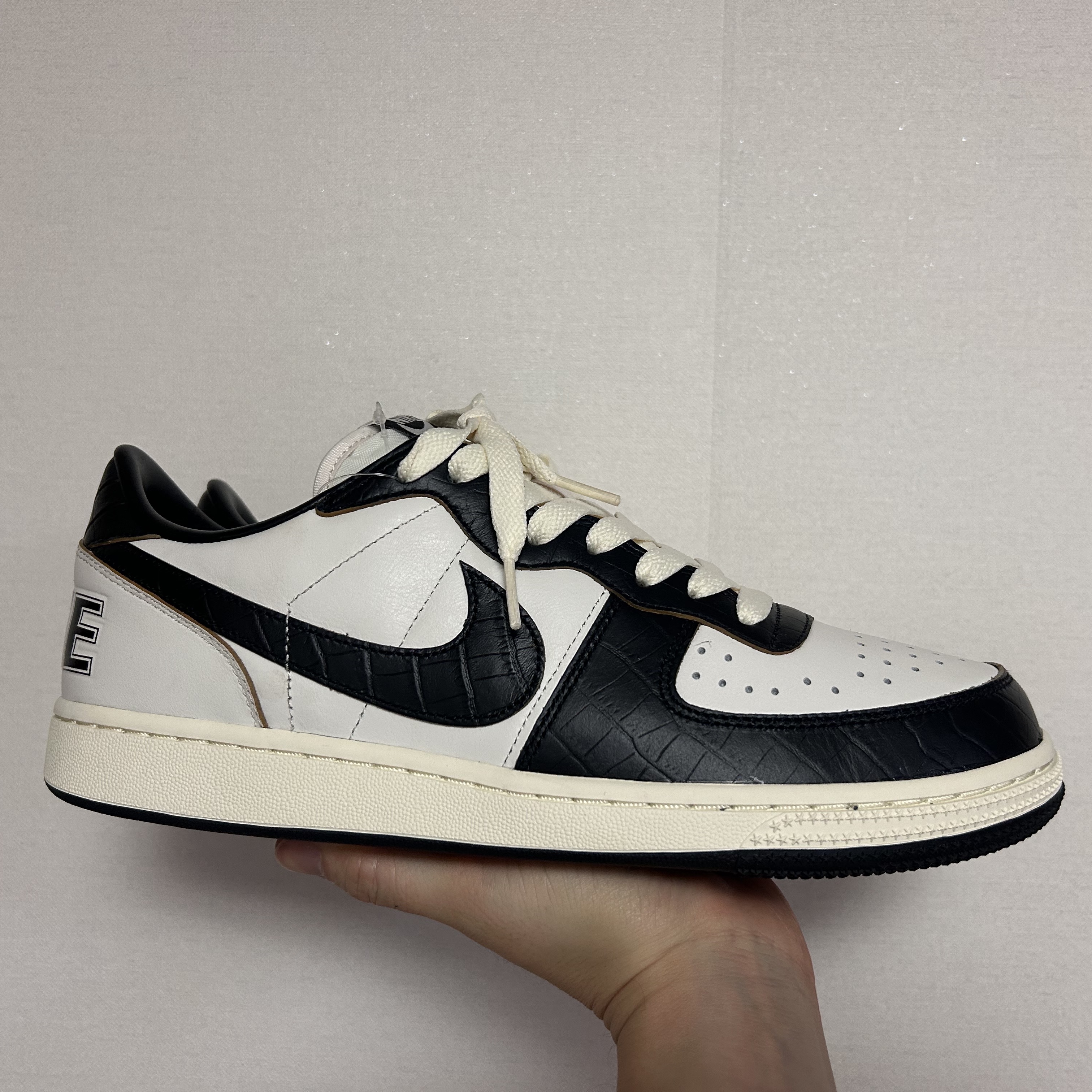 Nike Terminator Low Phantom Black 착용 스타일 - 1