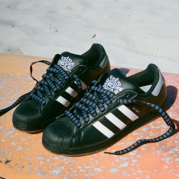 Adidas x Always Do What You Should Do Superstar ADV Core Black Cloud White 착용 스타일