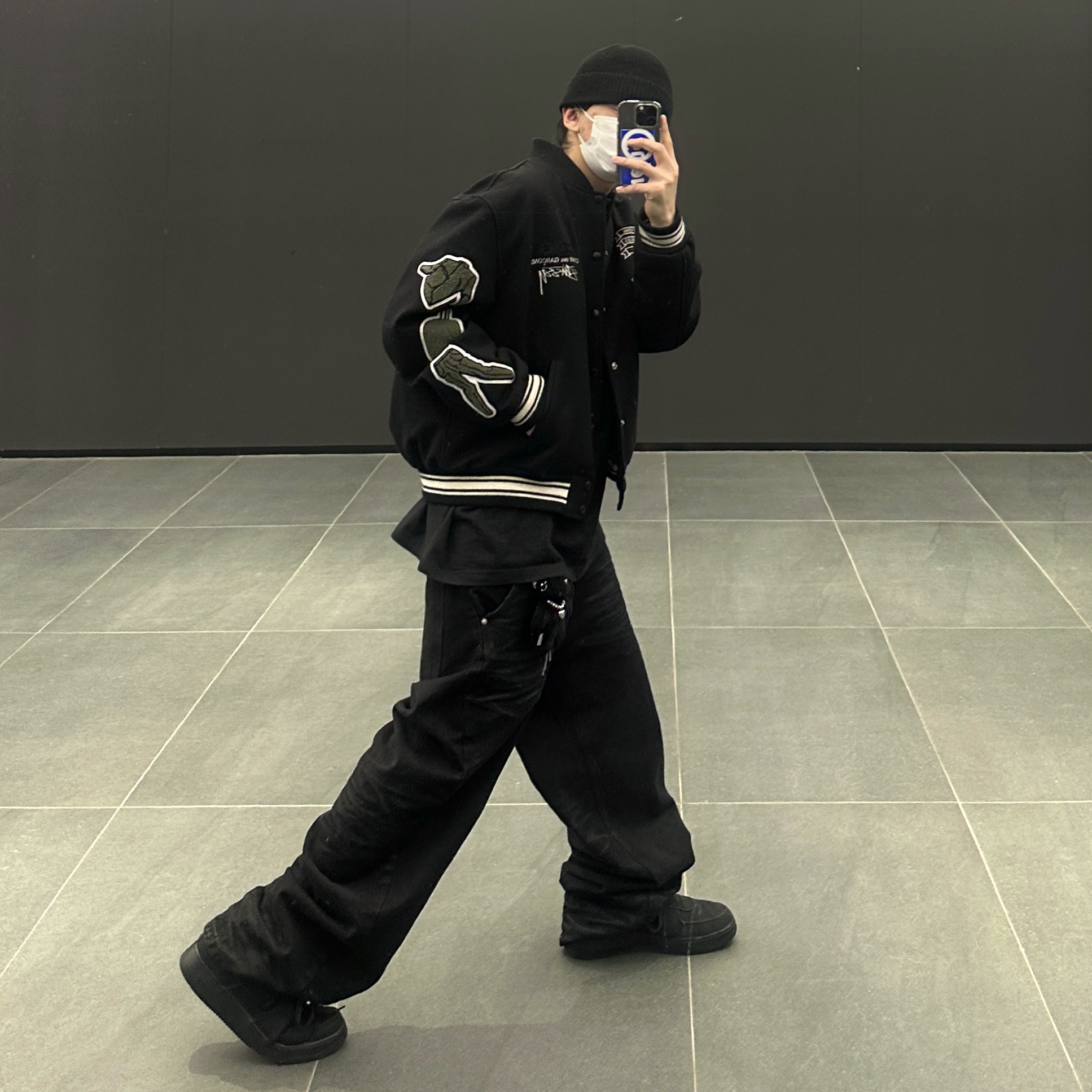Stussy x CDG Varsity Jacket, Nike x Stussy Air Force 1 Low Triple Black 착용 스타일 - 2