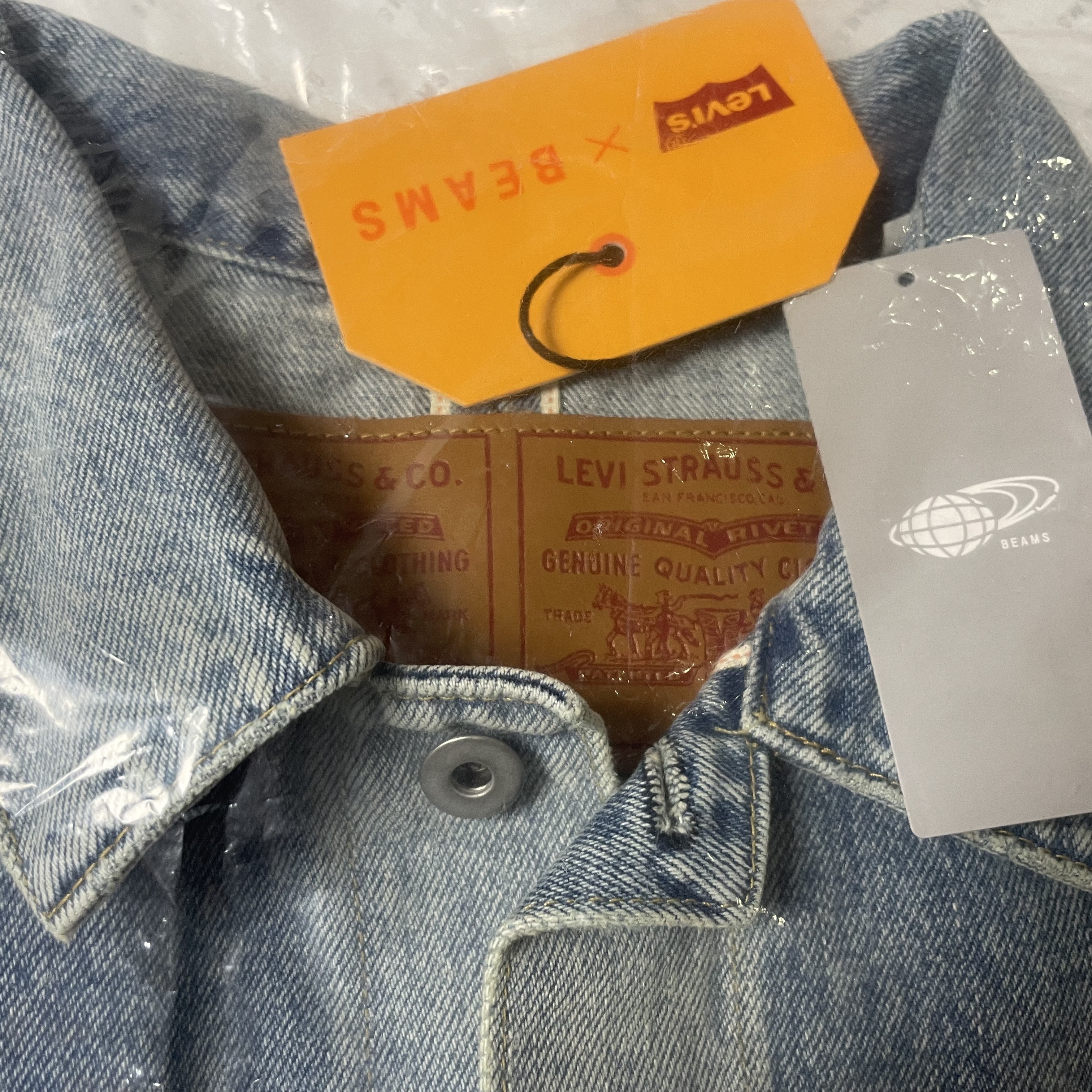 Levi's x Beams Stay Loose Type I Denim Trucker Jacket Vintage Wash 착용 스타일 - 1