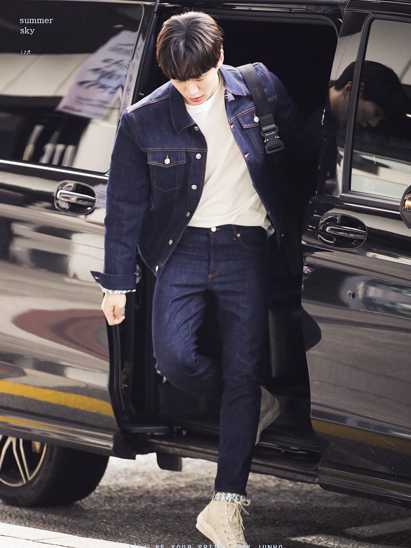Dior Oblique Raw Cotton Denim Blouson Blue, Dior Oblique Slim-Fit Jenas Blue Raw Cotton Denim 착용 스타일 - 1