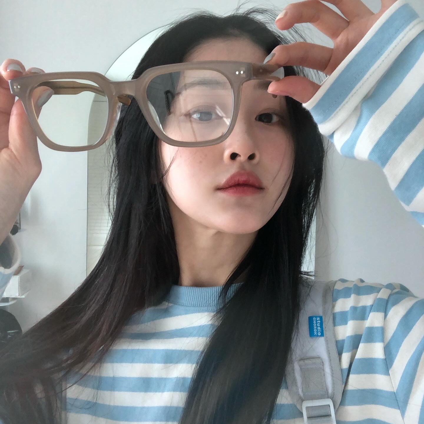 Gentle Monster x Maison Margiela MM117 Brown Translucent Clear 착용 스타일 - 2